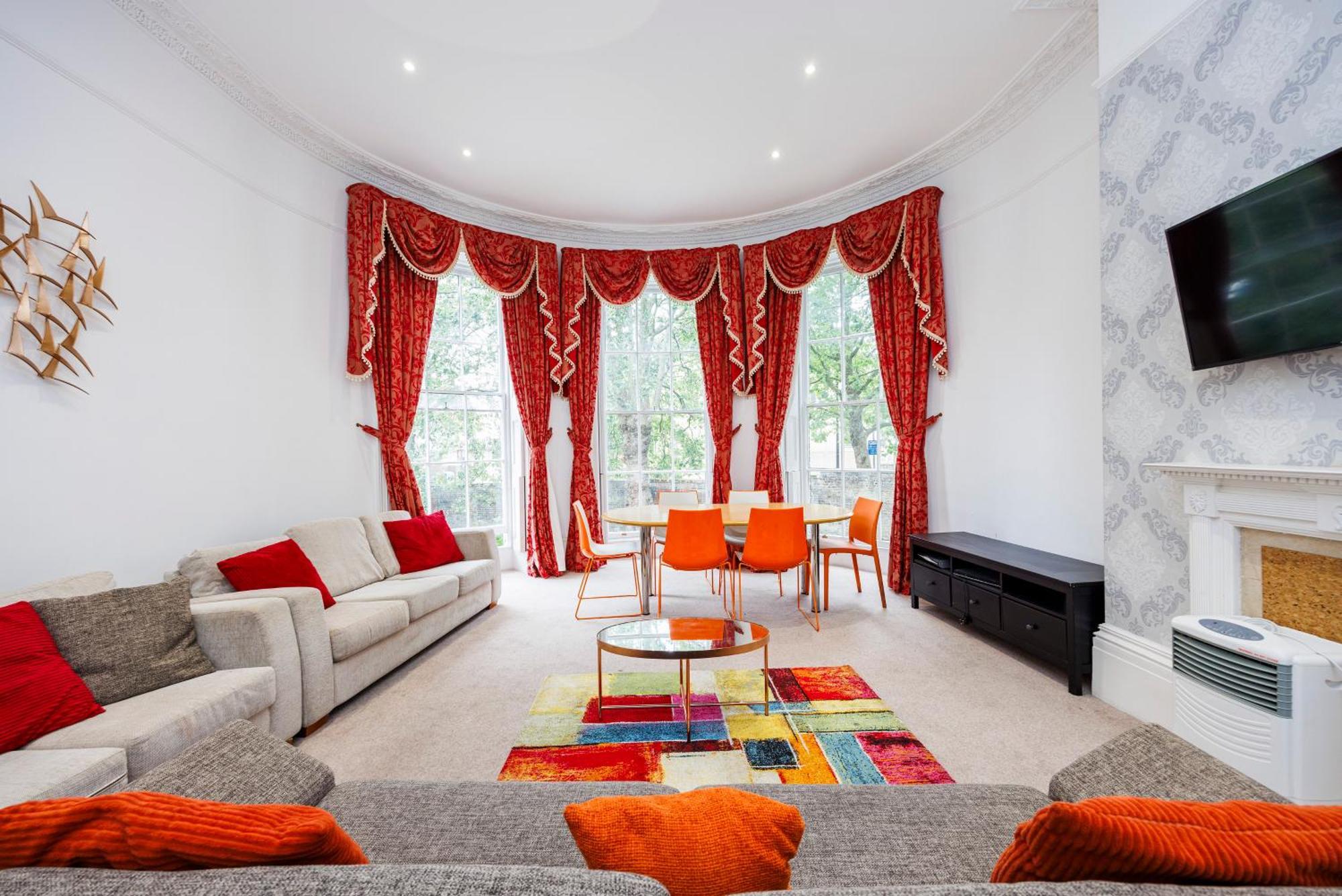 Mansion House With Spacious Close To Excel And Canarywharf Londres