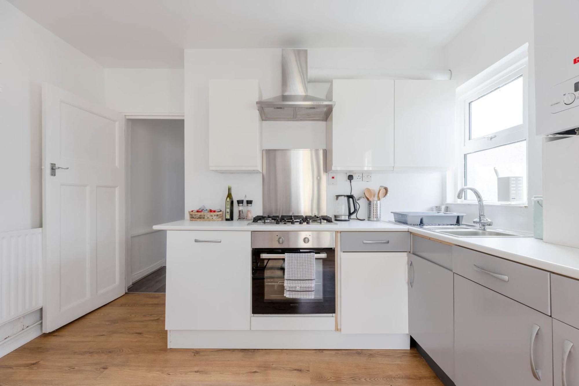 Cosy 2 Bedroom Near Wembley, Garden, Late Check In Appartement *