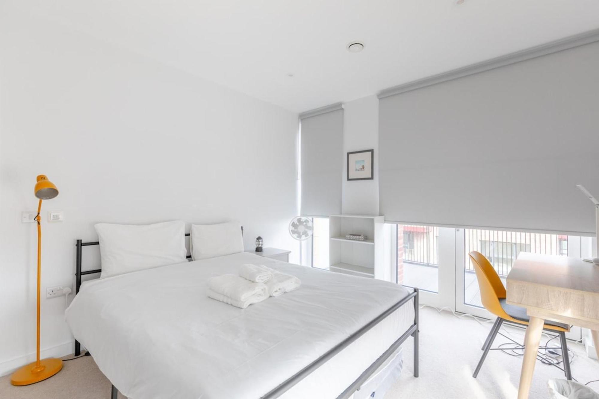 Stylish 2bd Oasis Wbalcony South East London! Appartement Londres