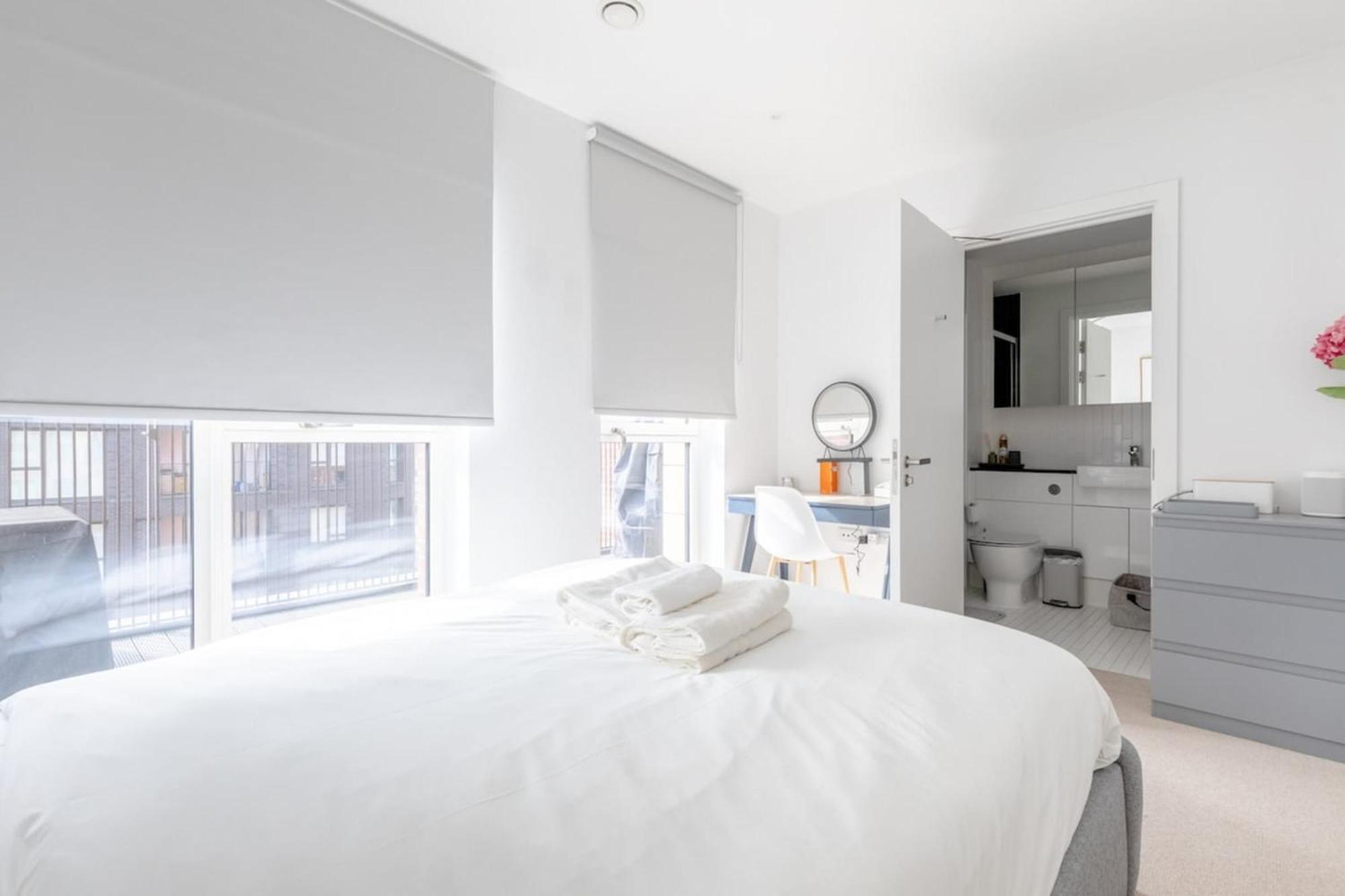 Stylish 2bd Oasis Wbalcony South East London! Appartement