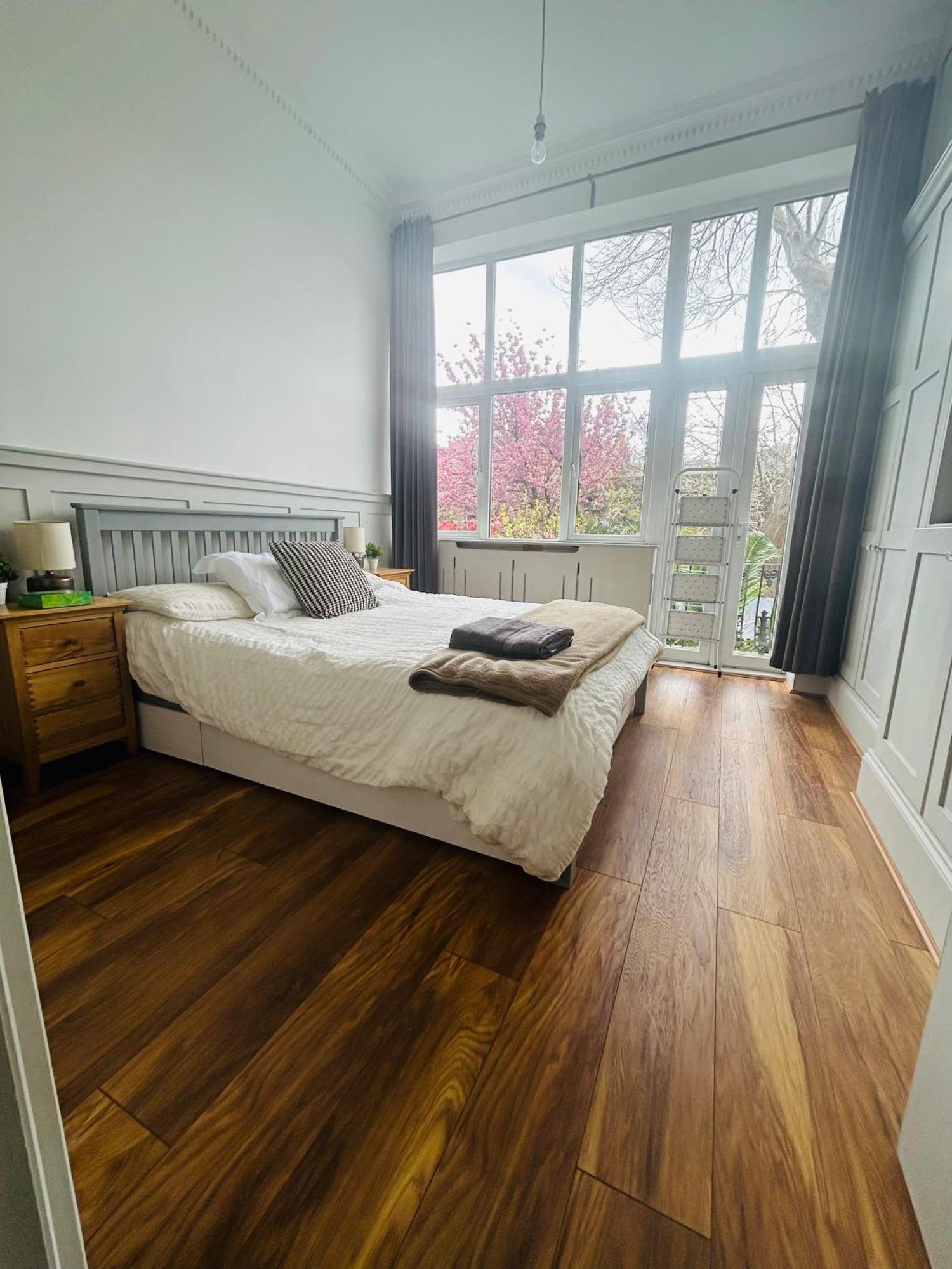 Apartment Stunning Holland Park- Sleeps 6