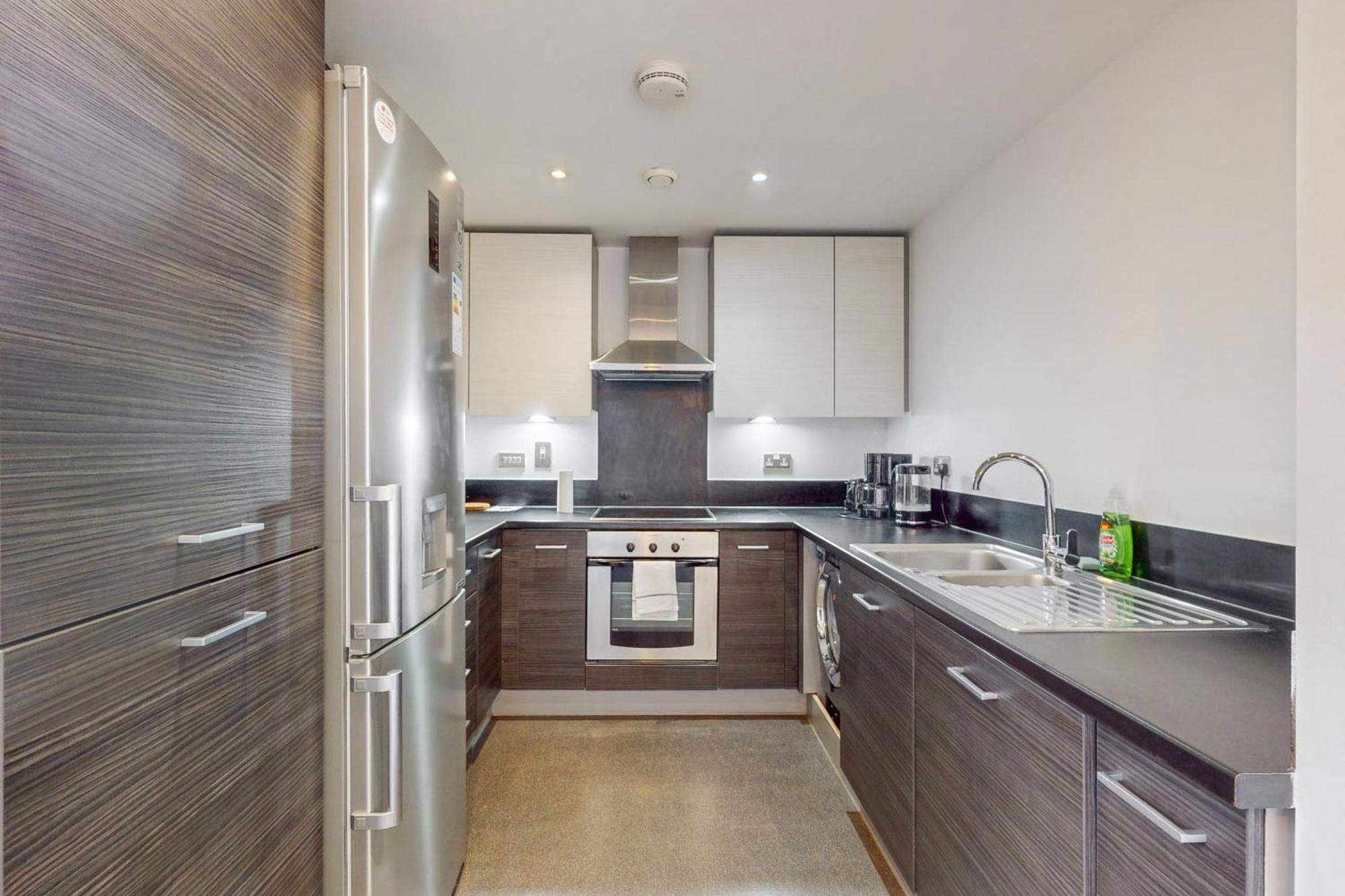 Stylish 2bed Penthouse With Private Roof Terrace In Canary Wharf *