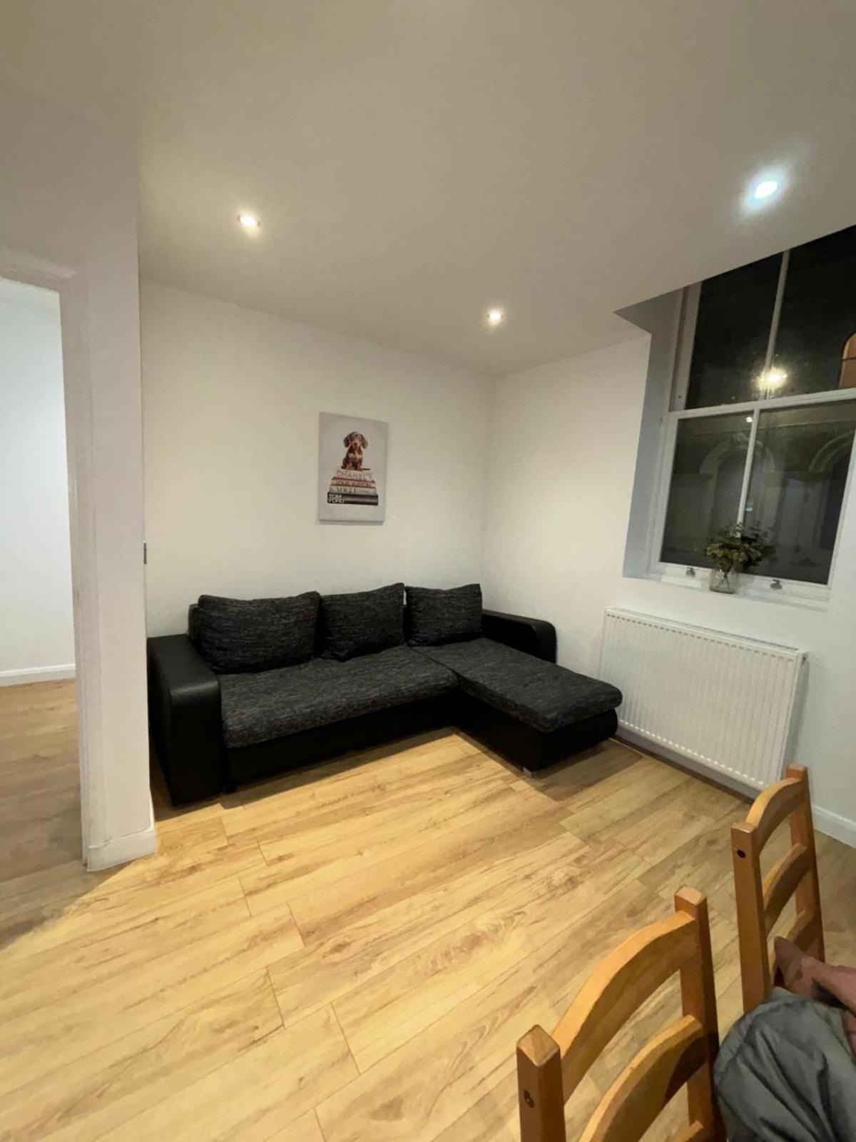 Sleep 4 In Battersea Central 5 Mins To Power Station Bs2 Apartment London