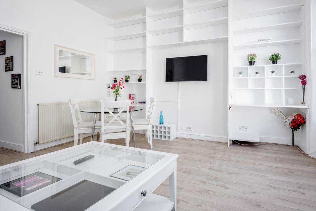 Bright 1-bedroom In Chelsea Londen
