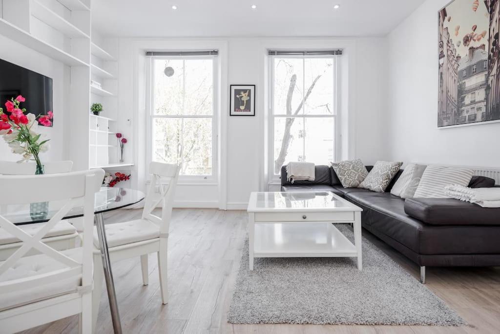 Bright 1-bedroom In Chelsea Appartement Londen