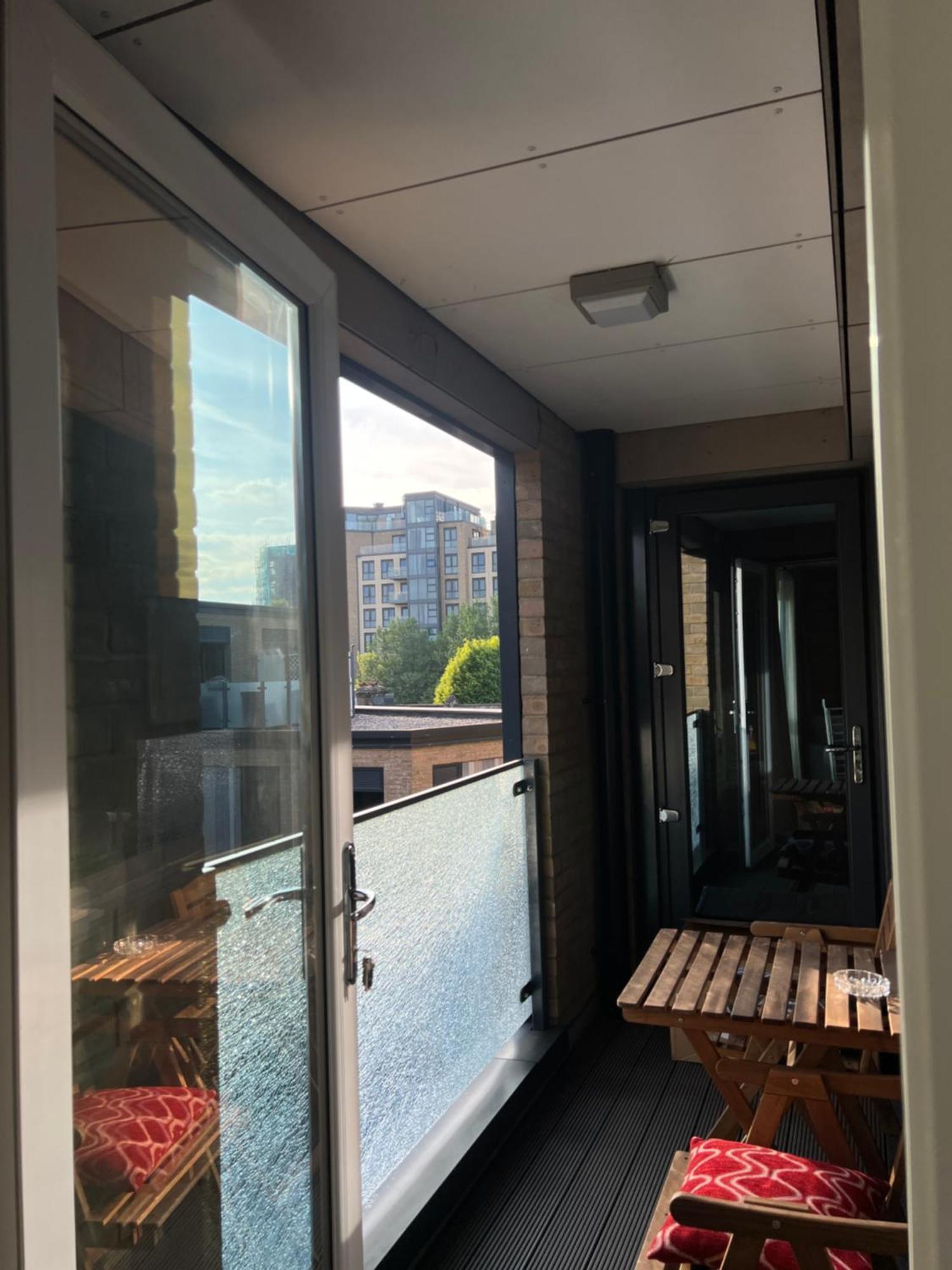 Modern Flat Your Stylish Escape *