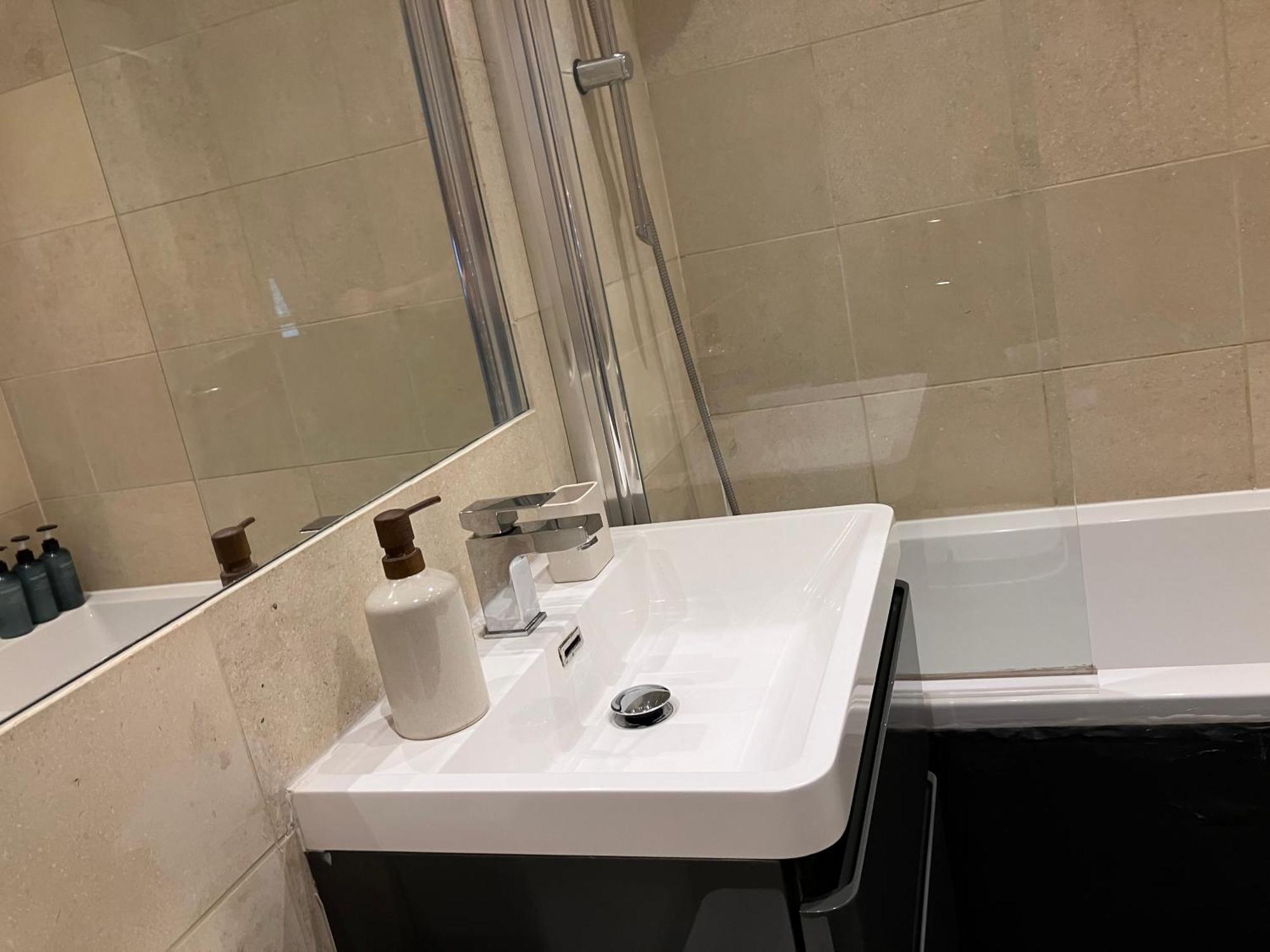 Appartement Spacious West - Great Location Londen
