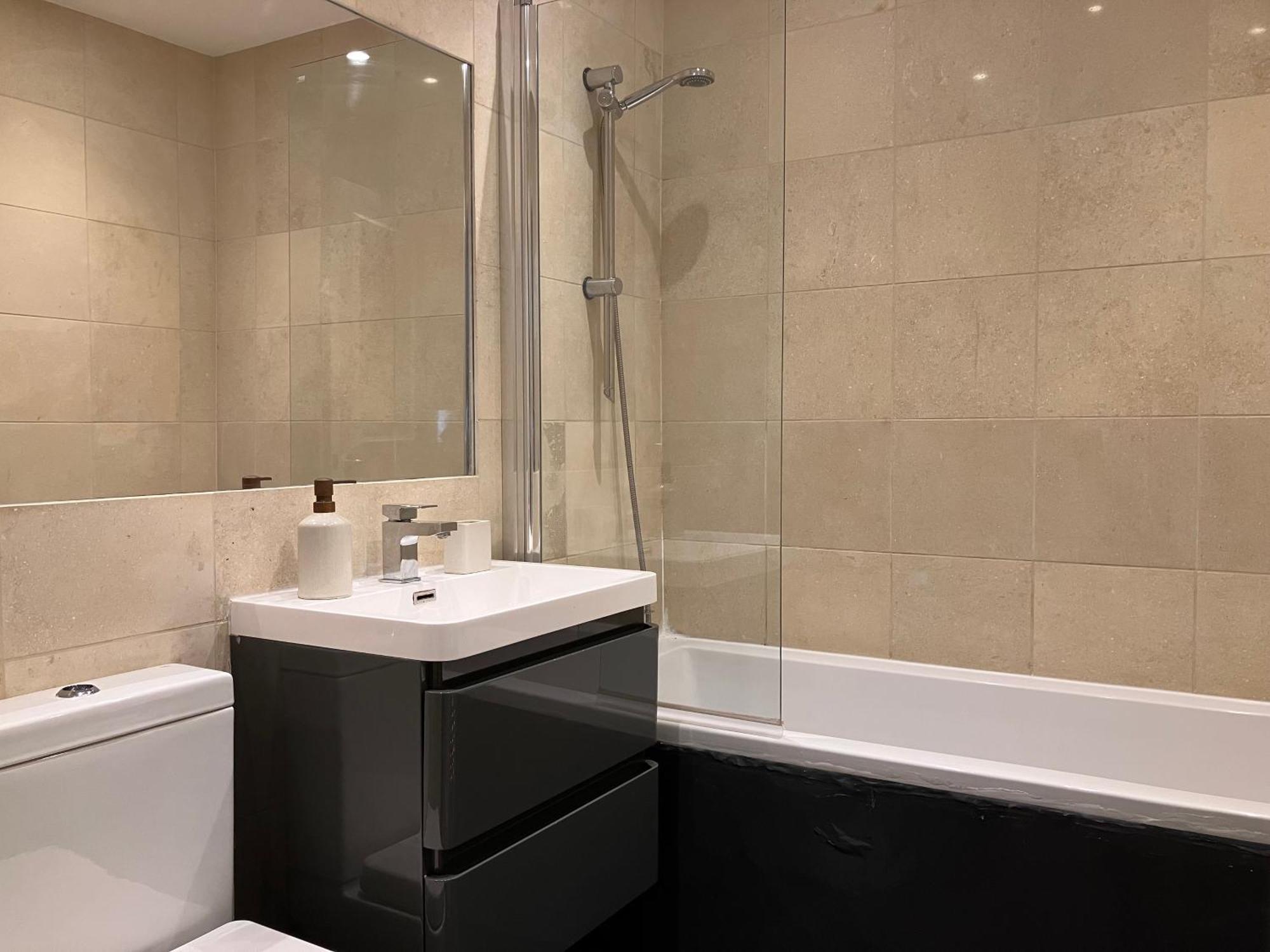 Appartement Spacious West - Great Location *