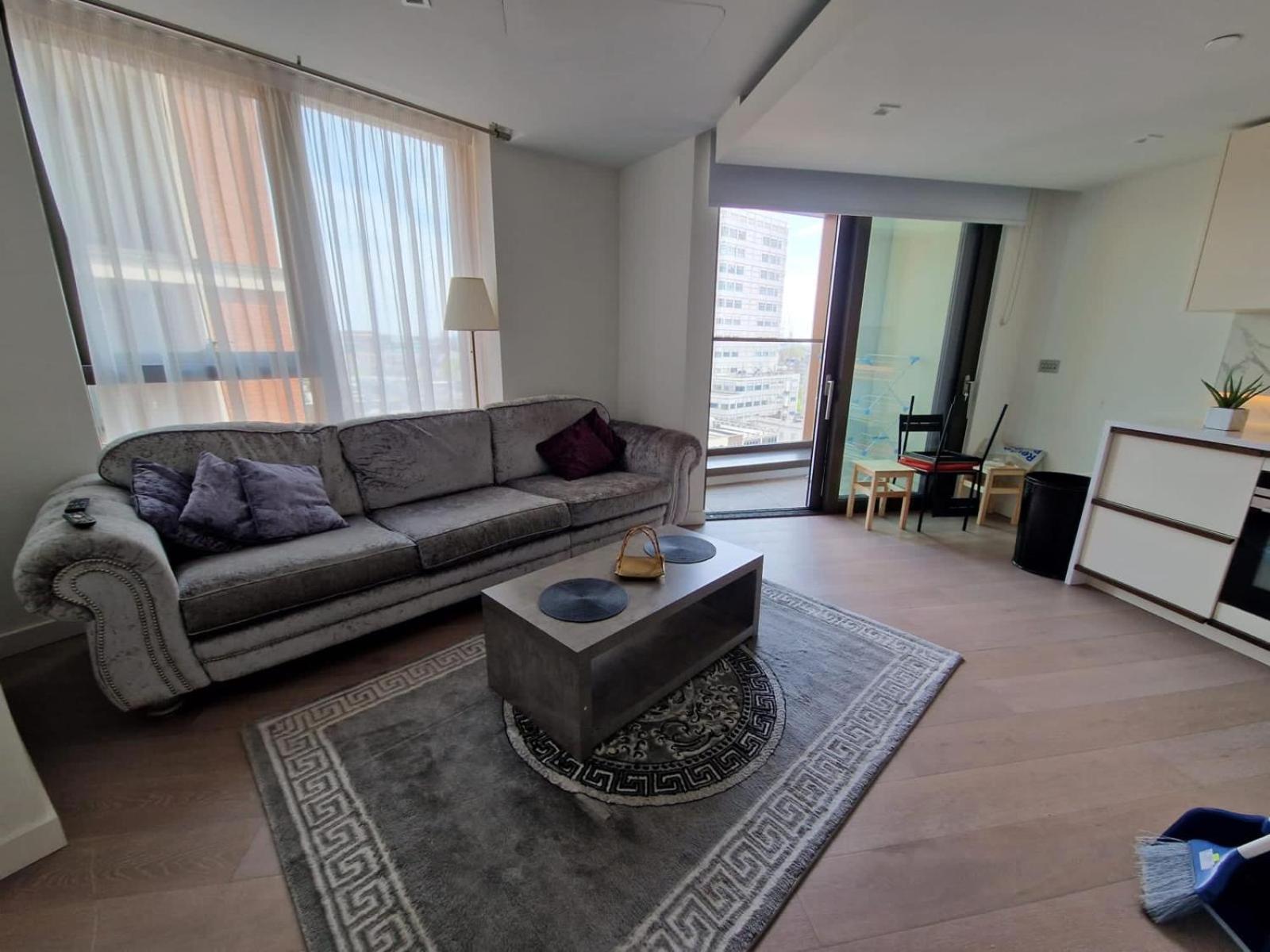 One Luxury Bedroom In Londen