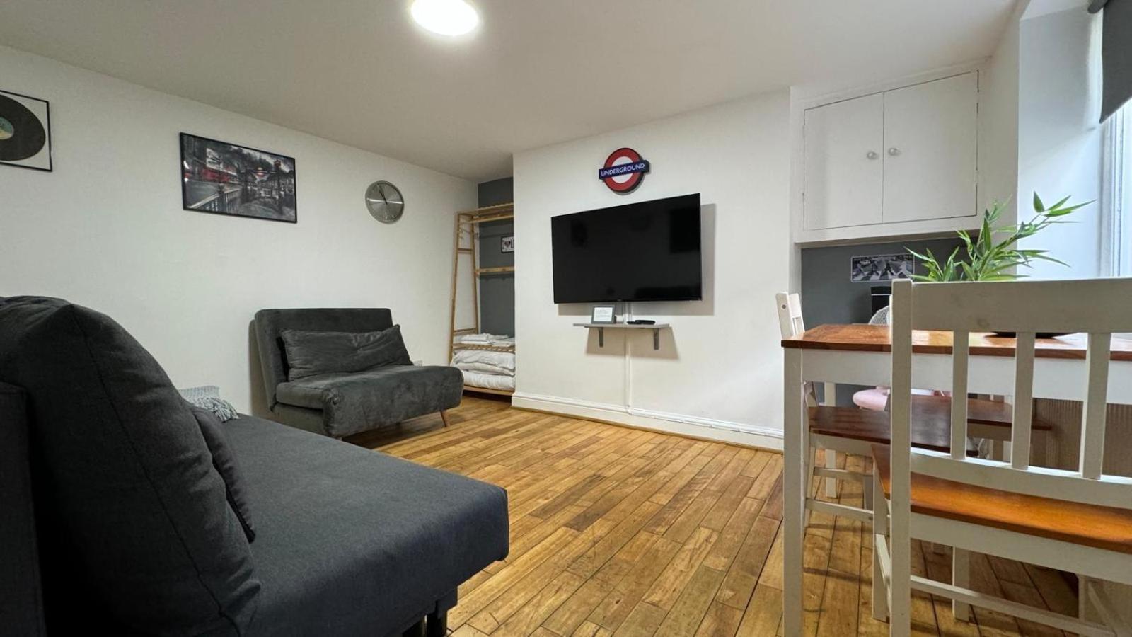 Special Flat In Camden Town Apartment