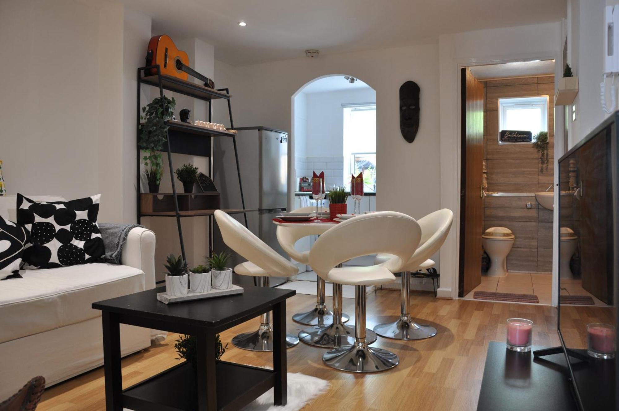 Modern Ground Floor In Canary Wharf, Free Parking Londres