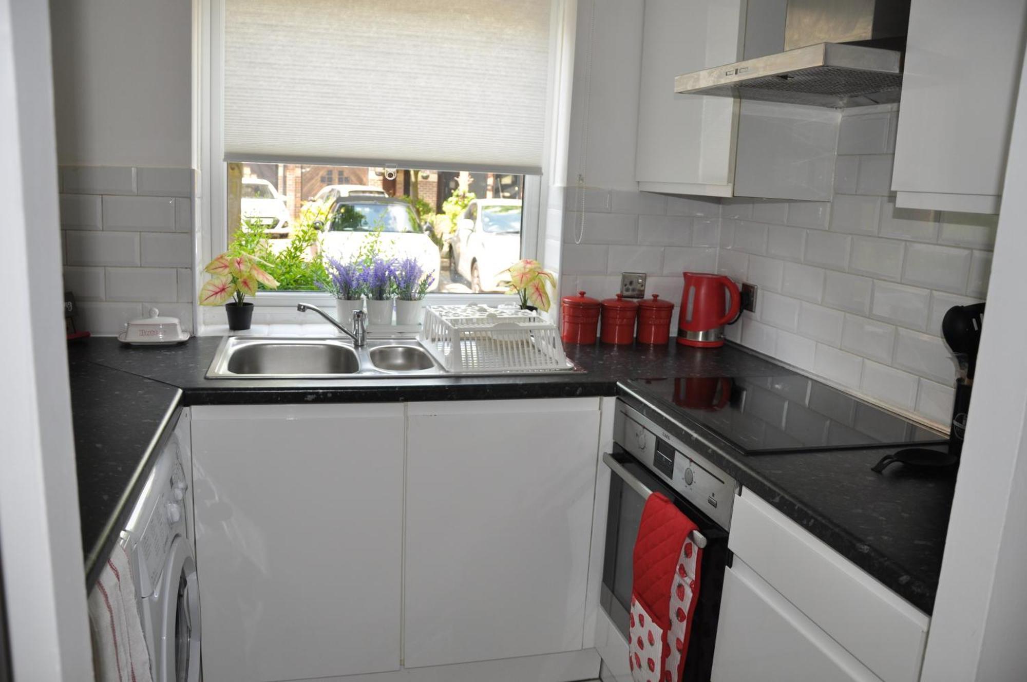 Modern Ground Floor In Canary Wharf, Free Parking * Londres