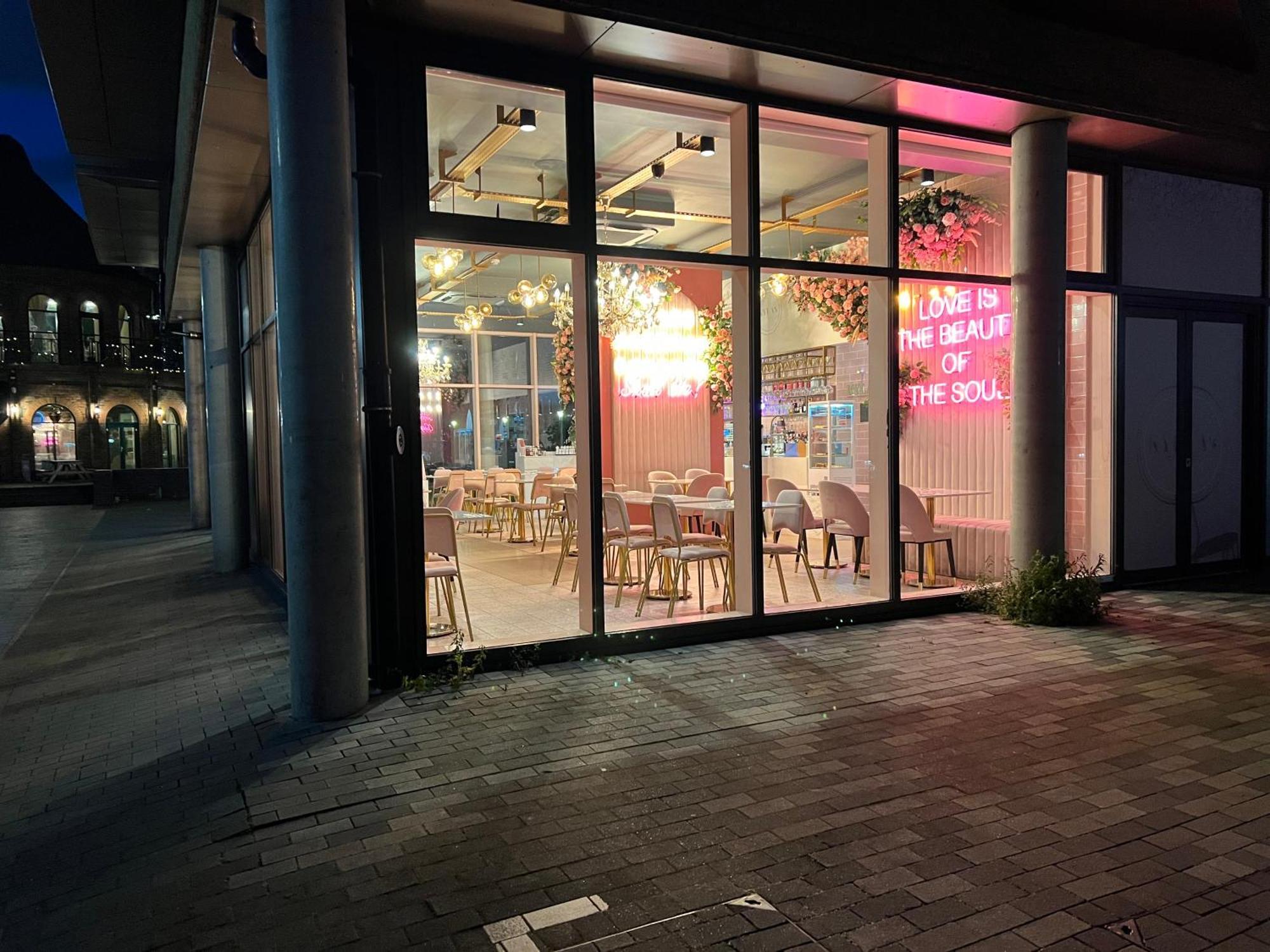 Modern Ground Floor In Canary Wharf, Free Parking Apartamento
