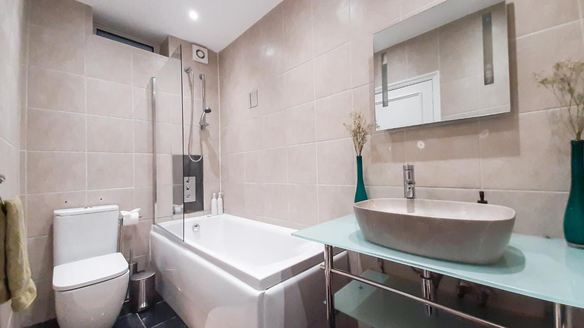 Enchanting 3 Bedroom Flat * Londen