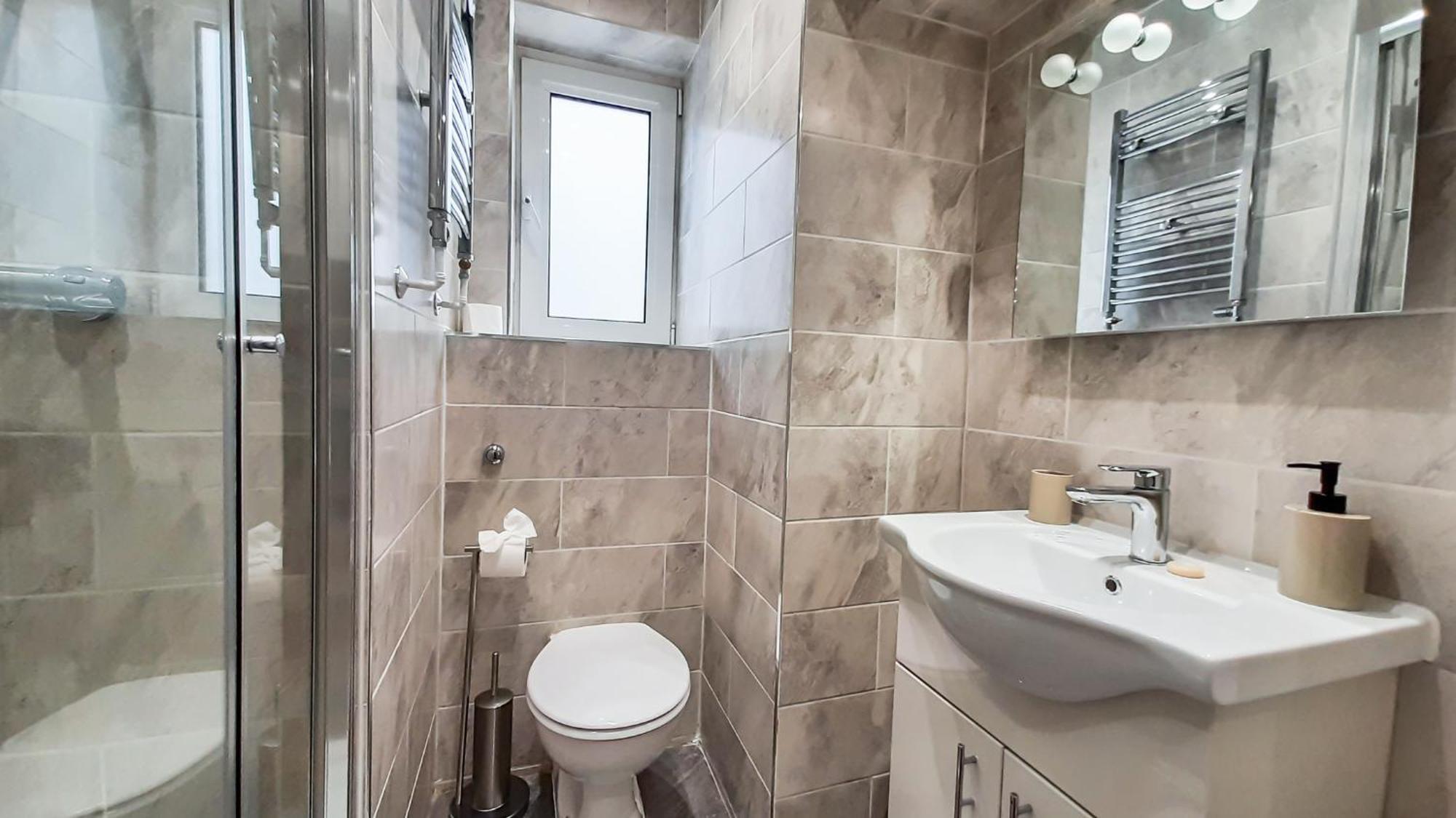 Enchanting 3 Bedroom Flat Londen