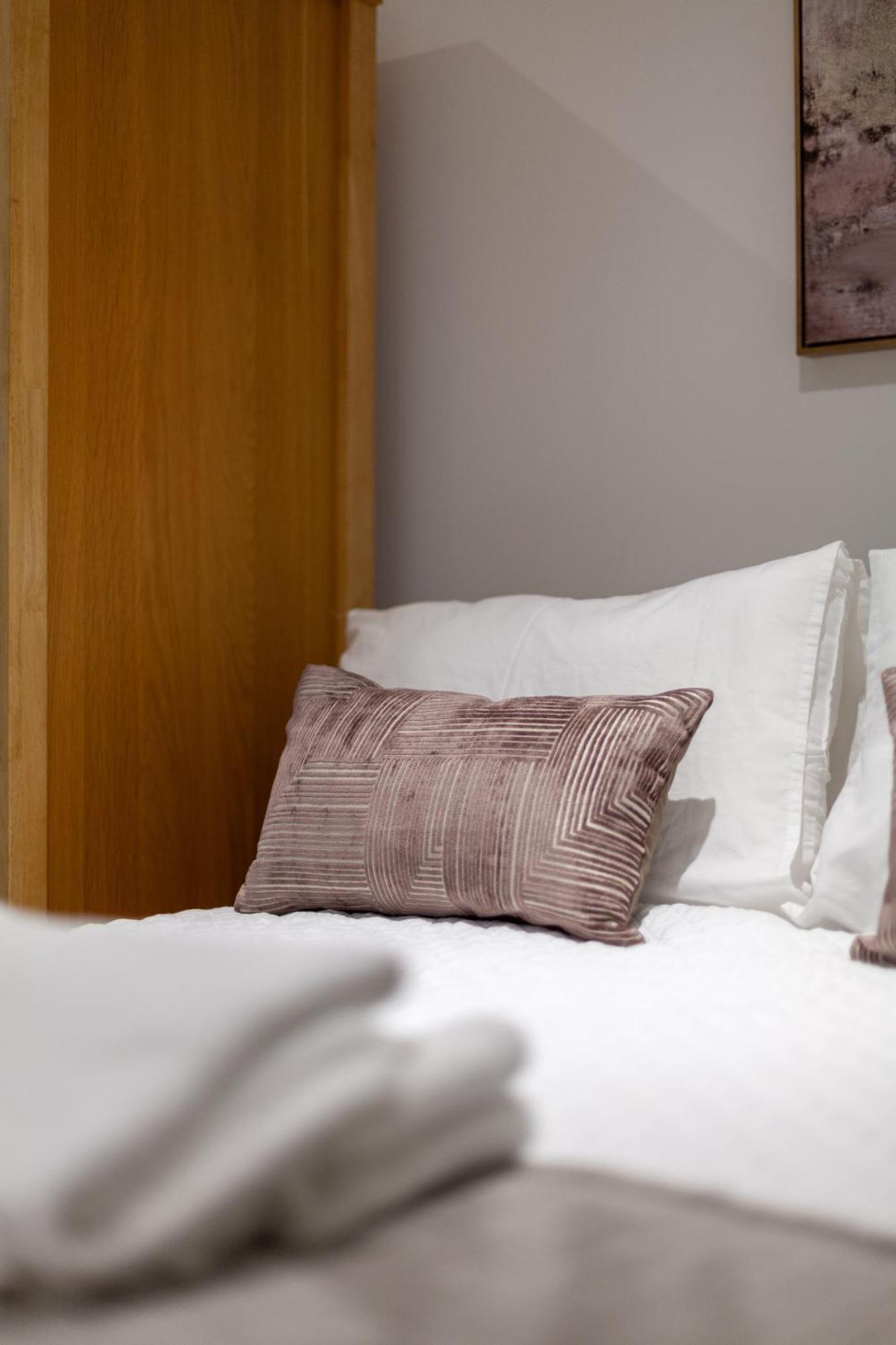 Apartment St George London