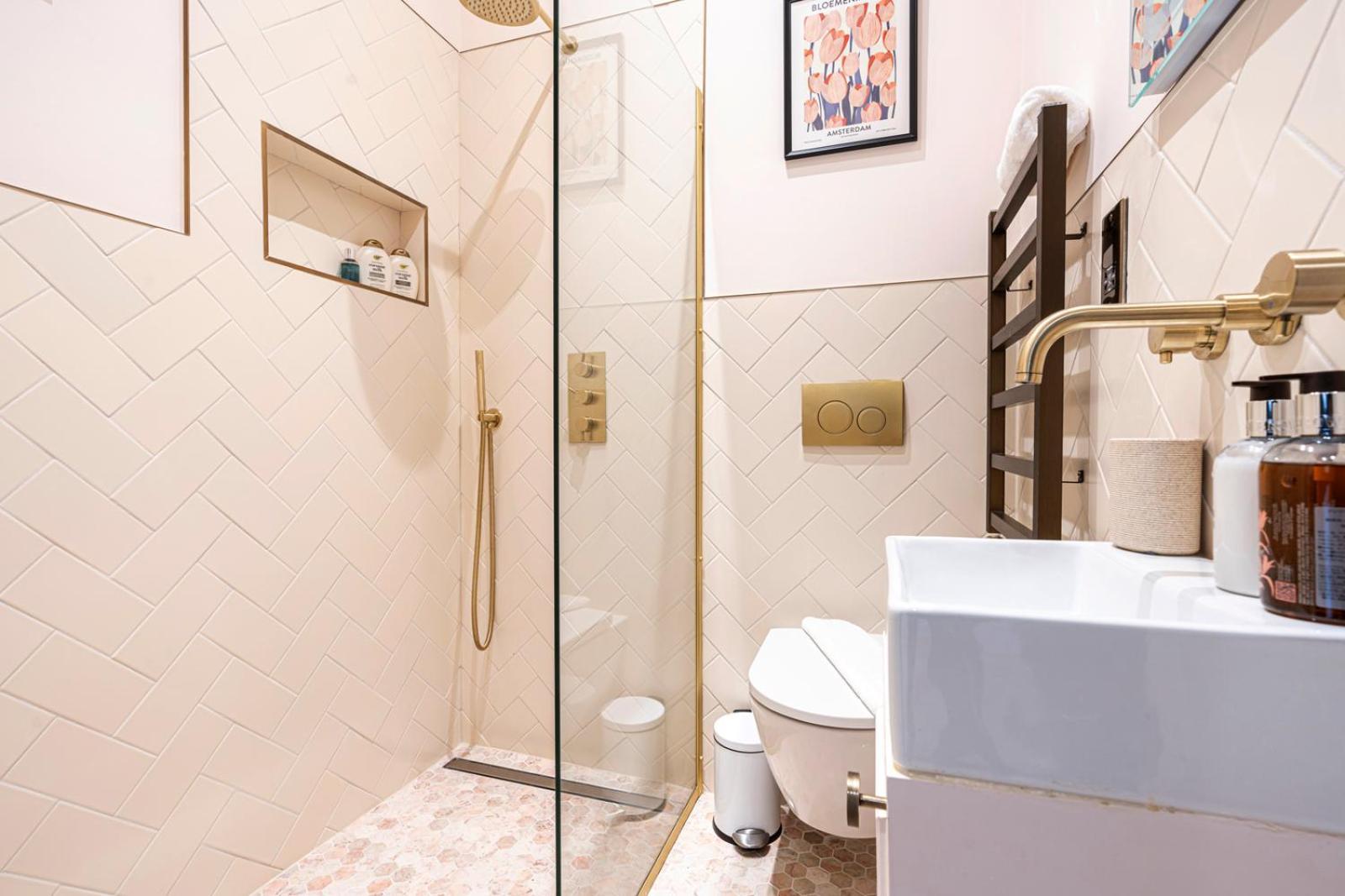 Elegant Flat Near Notting Hill By Underthedoormat