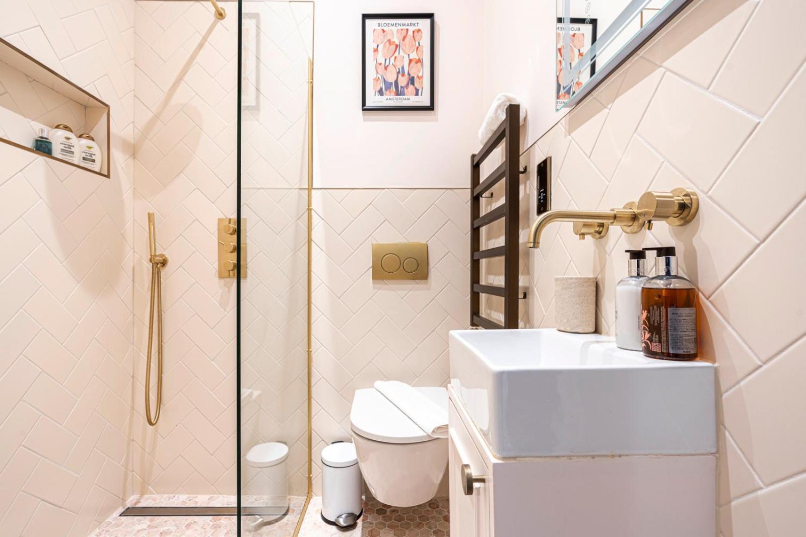 Elegant Flat Near Notting Hill By Underthedoormat *