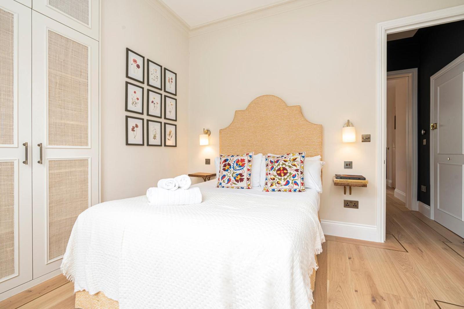 Elegant Flat Near Notting Hill By Underthedoormat *