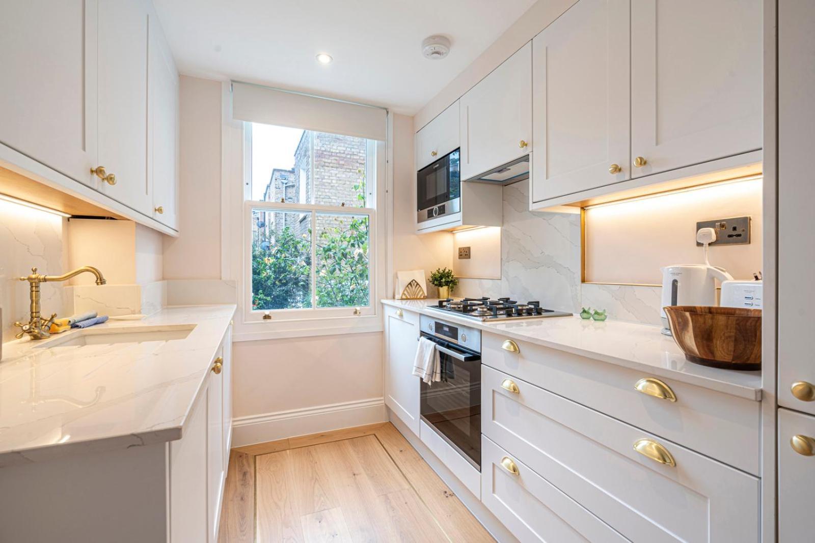 Elegant Flat Near Notting Hill By Underthedoormat