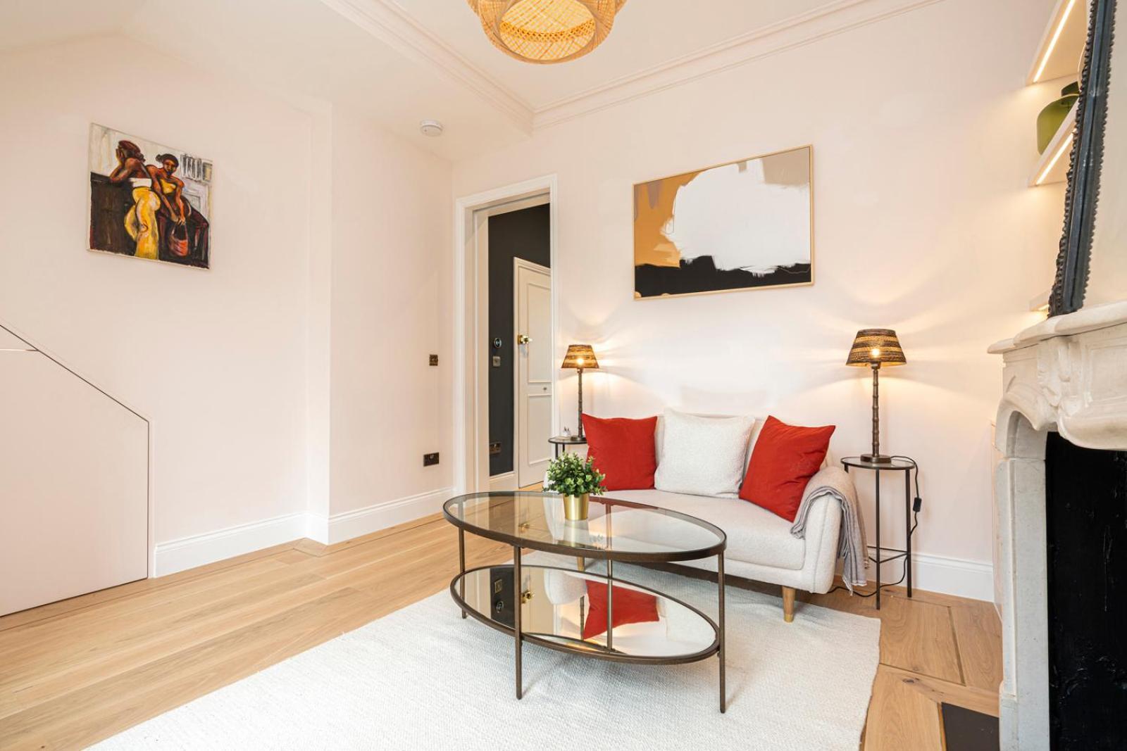 Elegant Flat Near Notting Hill By Underthedoormat