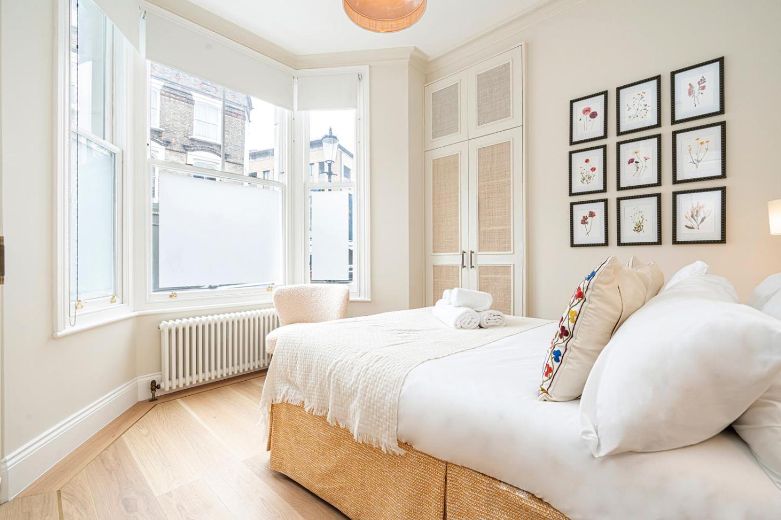 Elegant Flat Near Notting Hill By Underthedoormat
