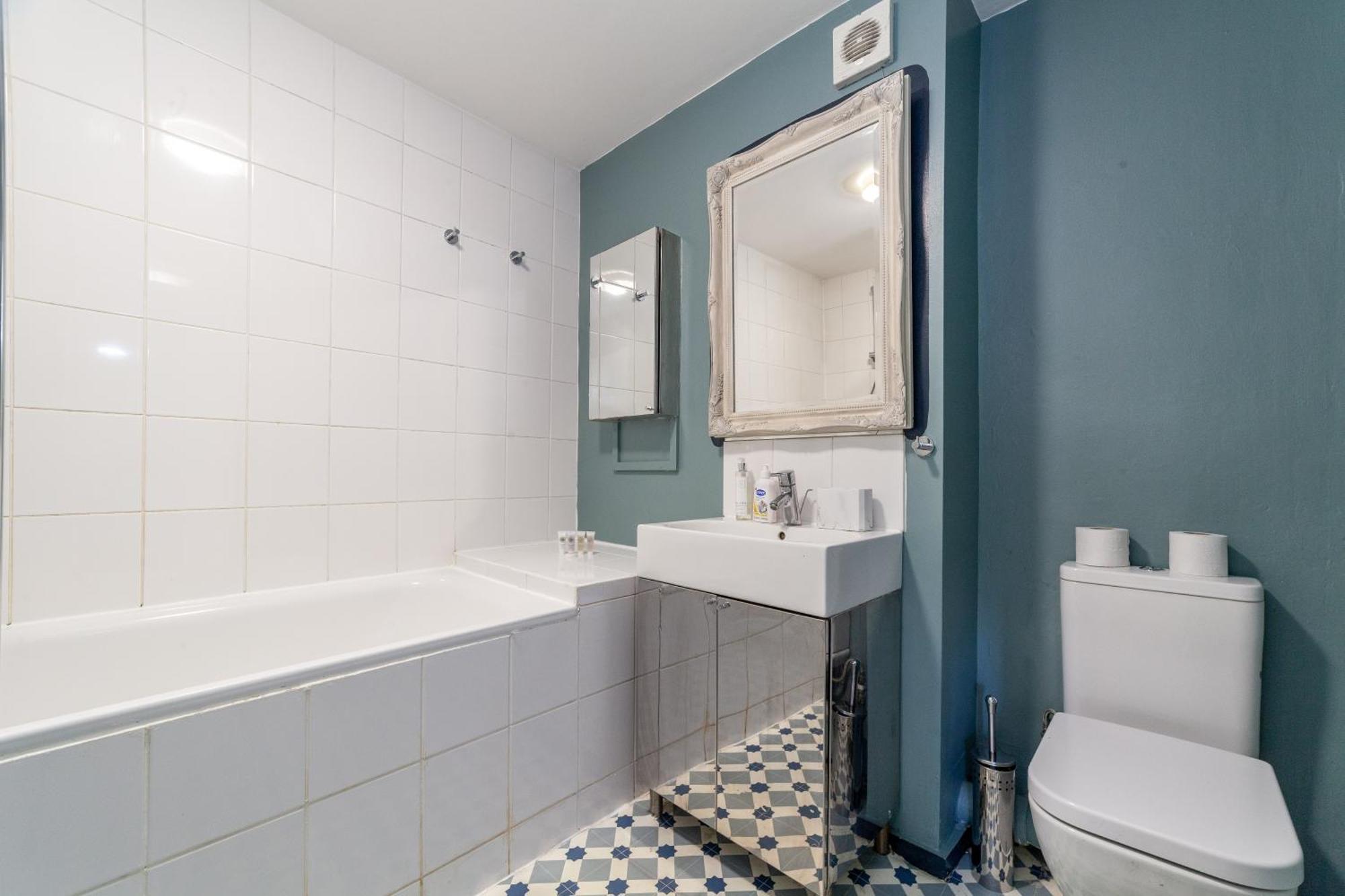 Mezzanine 3-bed In Central London, By Westminster