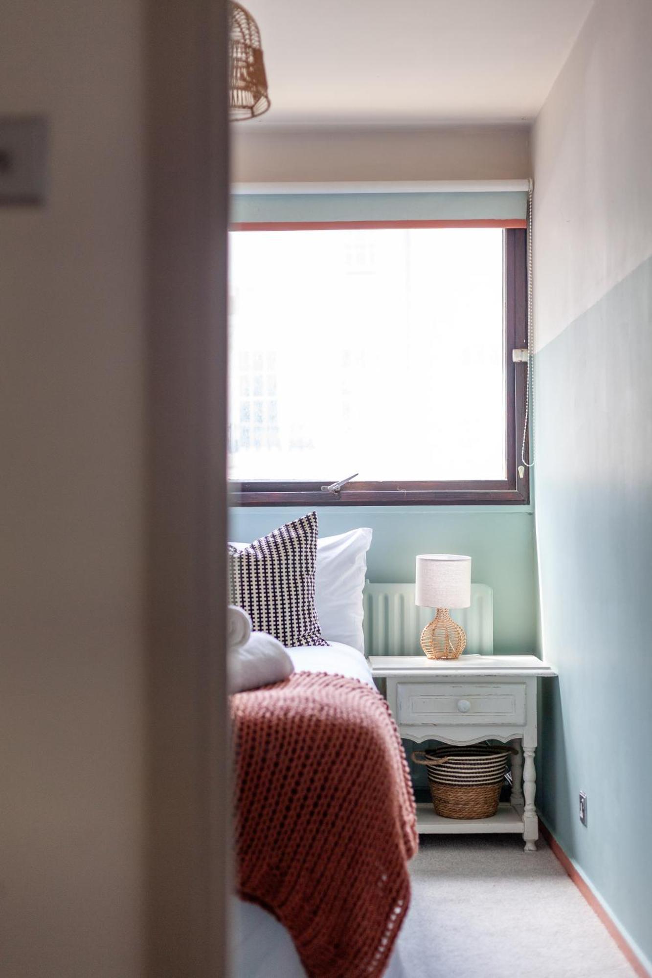 Mezzanine 3-bed In Central London, By Westminster Apartamento *
