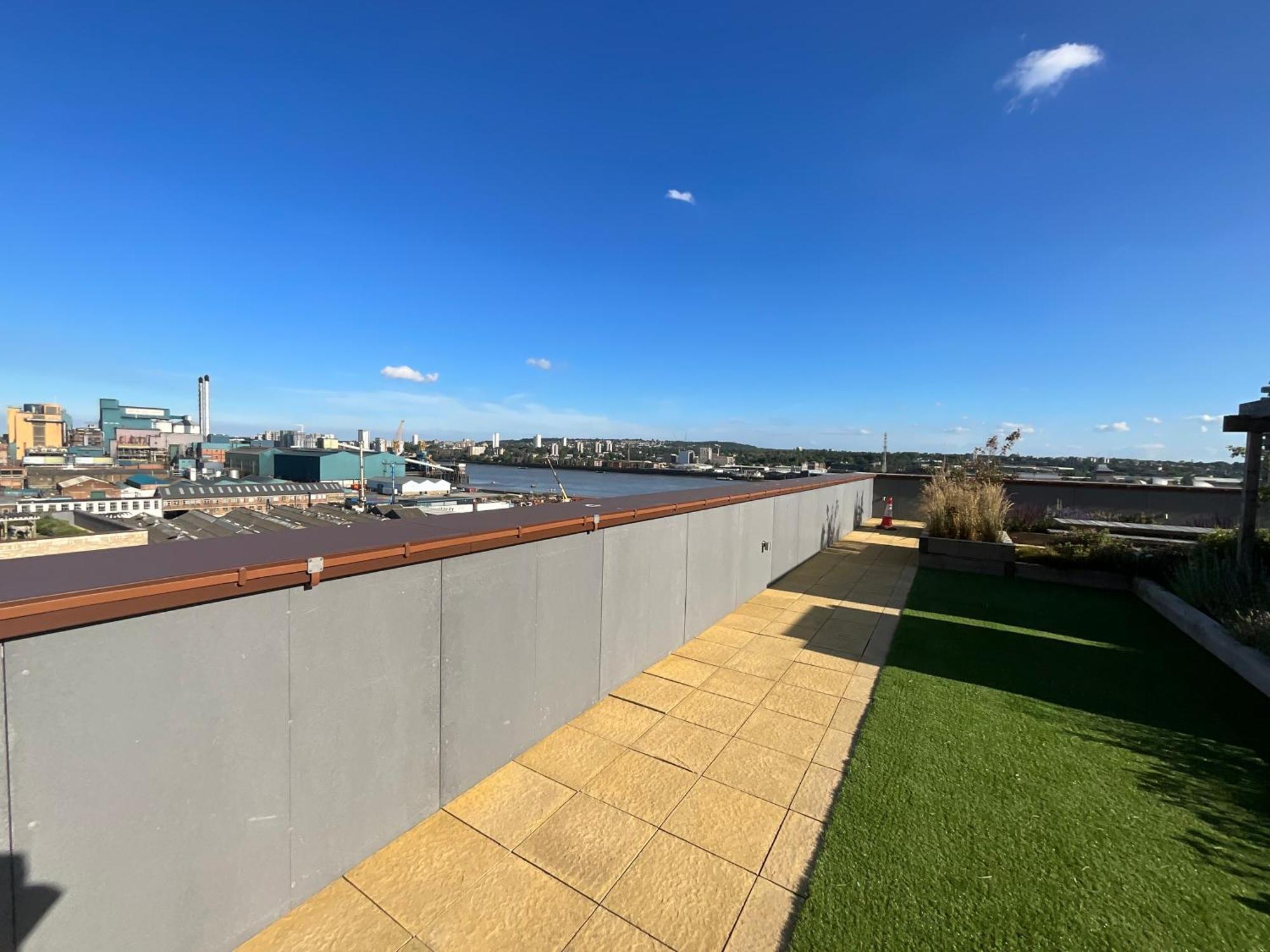 1br Gem In Shared Near O2 Arena & Excel With Patio, Private Bath, Free Parking & Garden London
