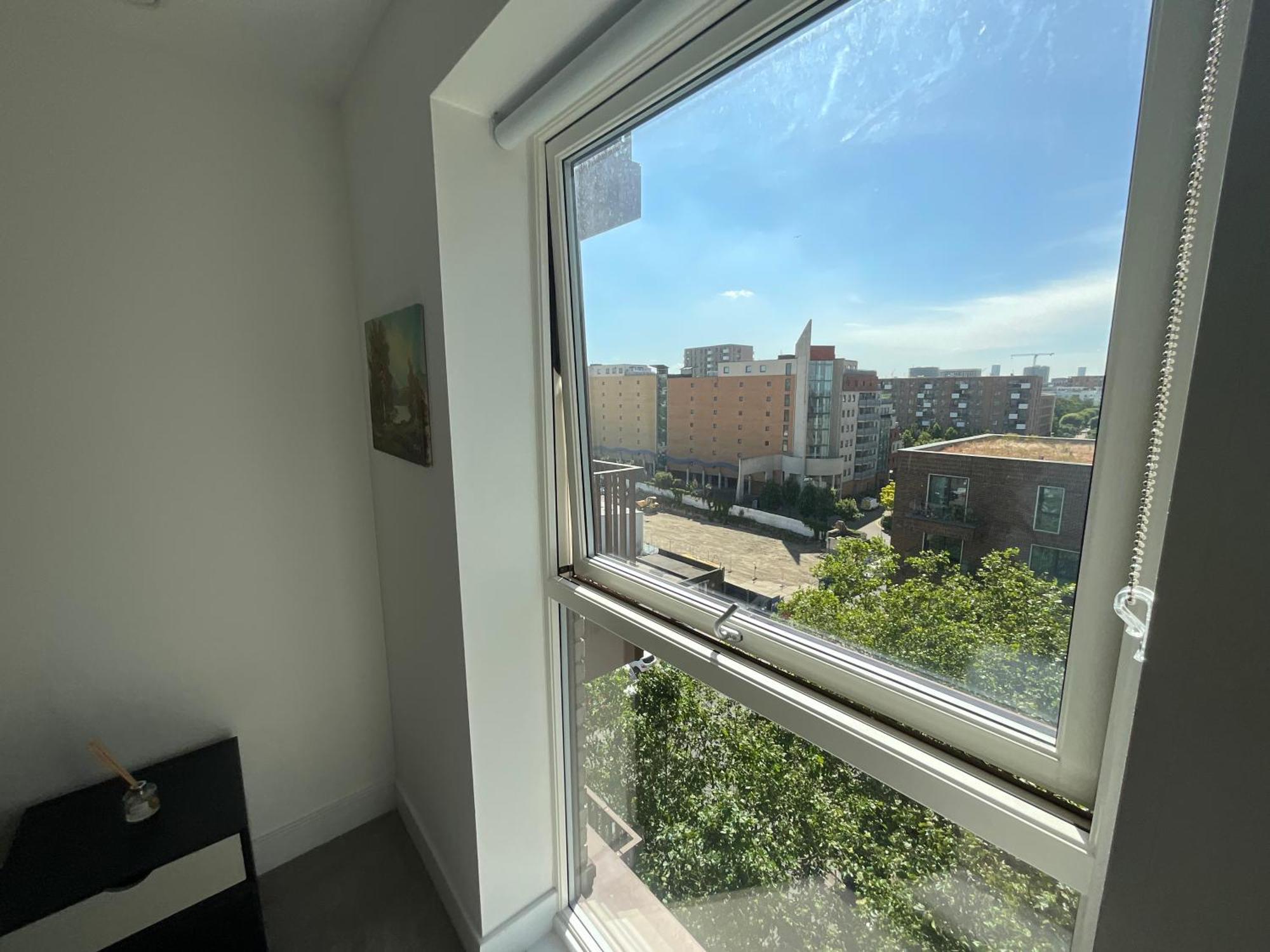 Apartment 1br Gem In Shared Near O2 Arena & Excel With Patio, Private Bath, Free Parking & Garden London