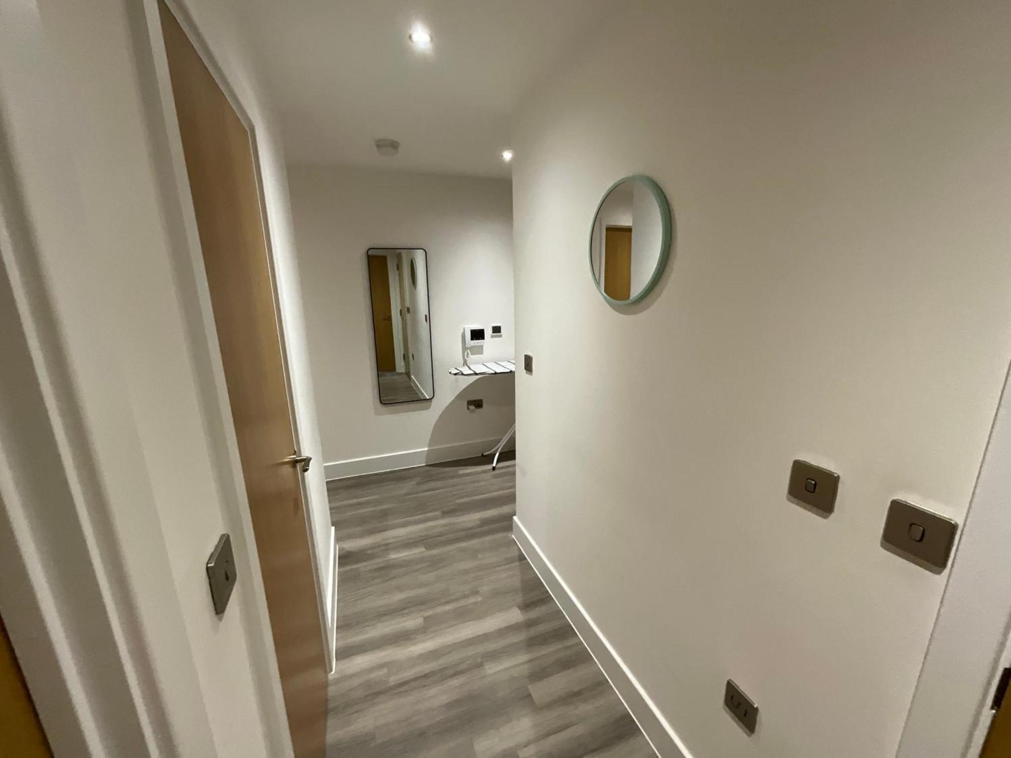 1br Gem In Shared Near O2 Arena & Excel With Patio, Private Bath, Free Parking & Garden * London