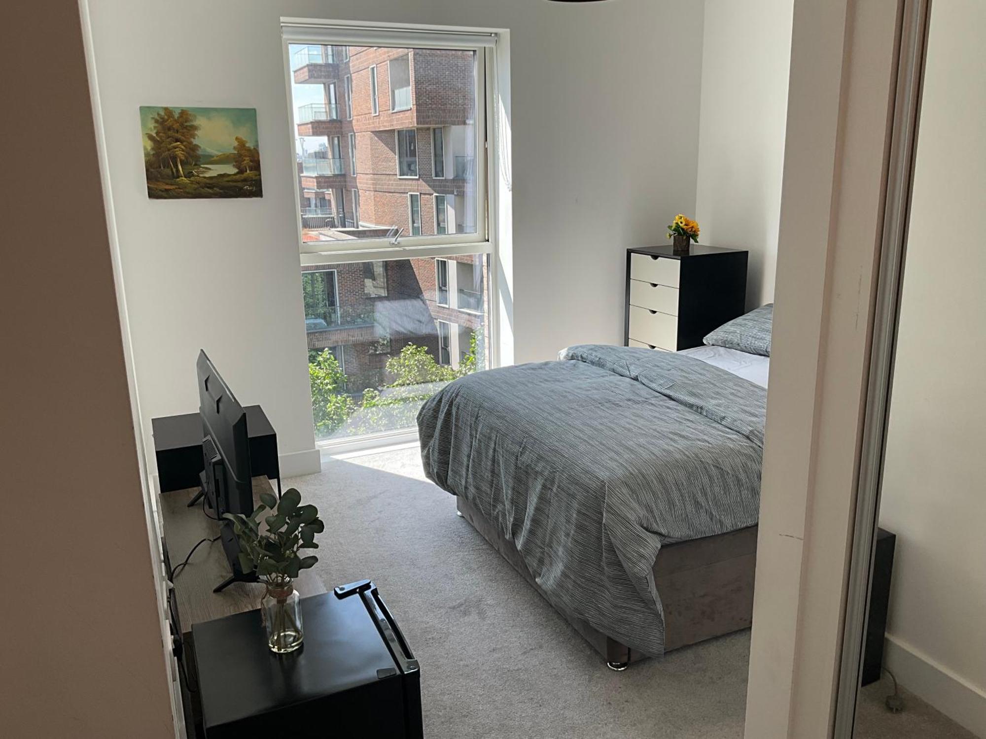 1br Gem In Shared Near O2 Arena & Excel With Patio, Private Bath, Free Parking & Garden Apartment London