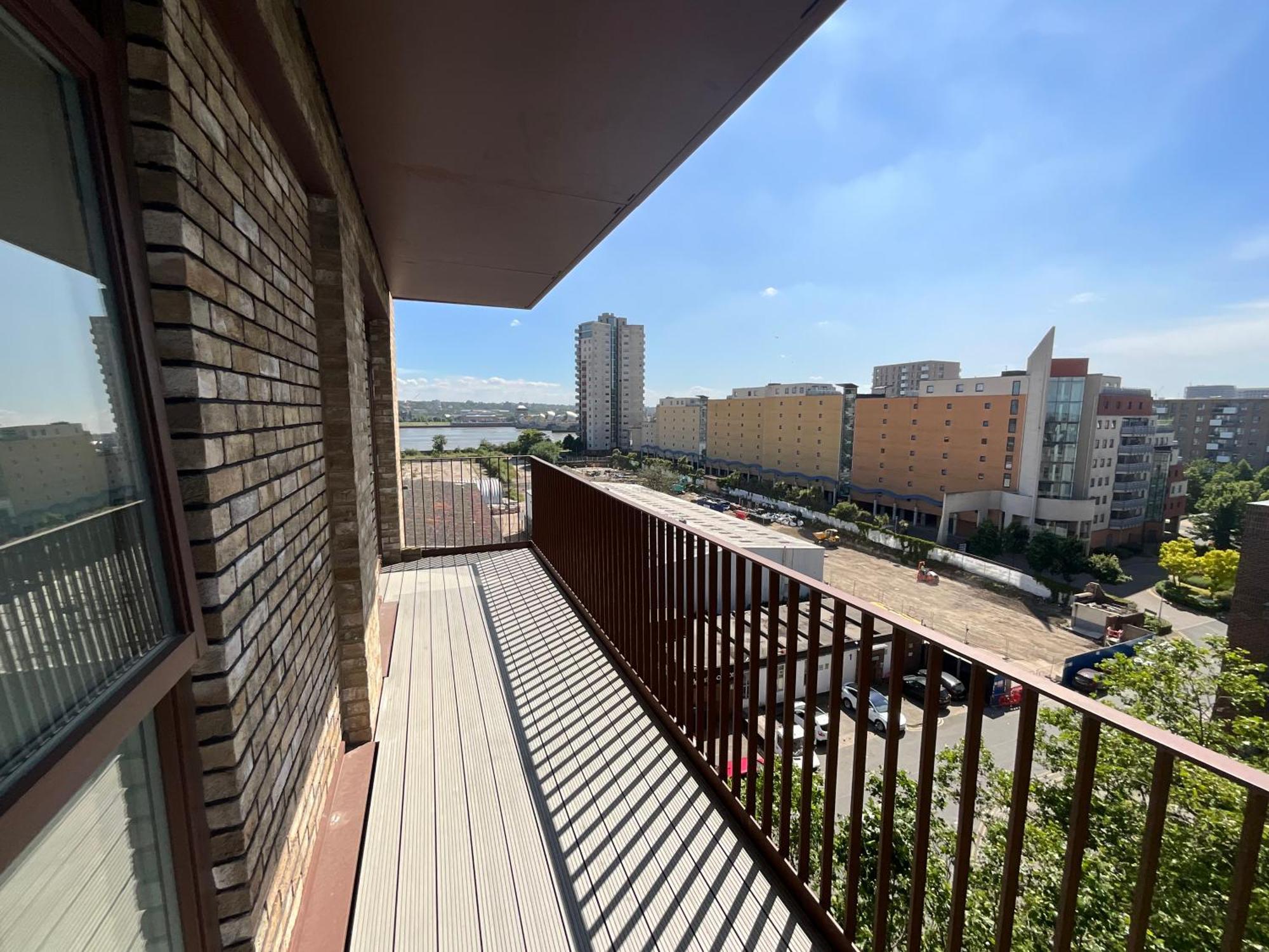 1br Gem In Shared Near O2 Arena & Excel With Patio, Private Bath, Free Parking & Garden Apartment London