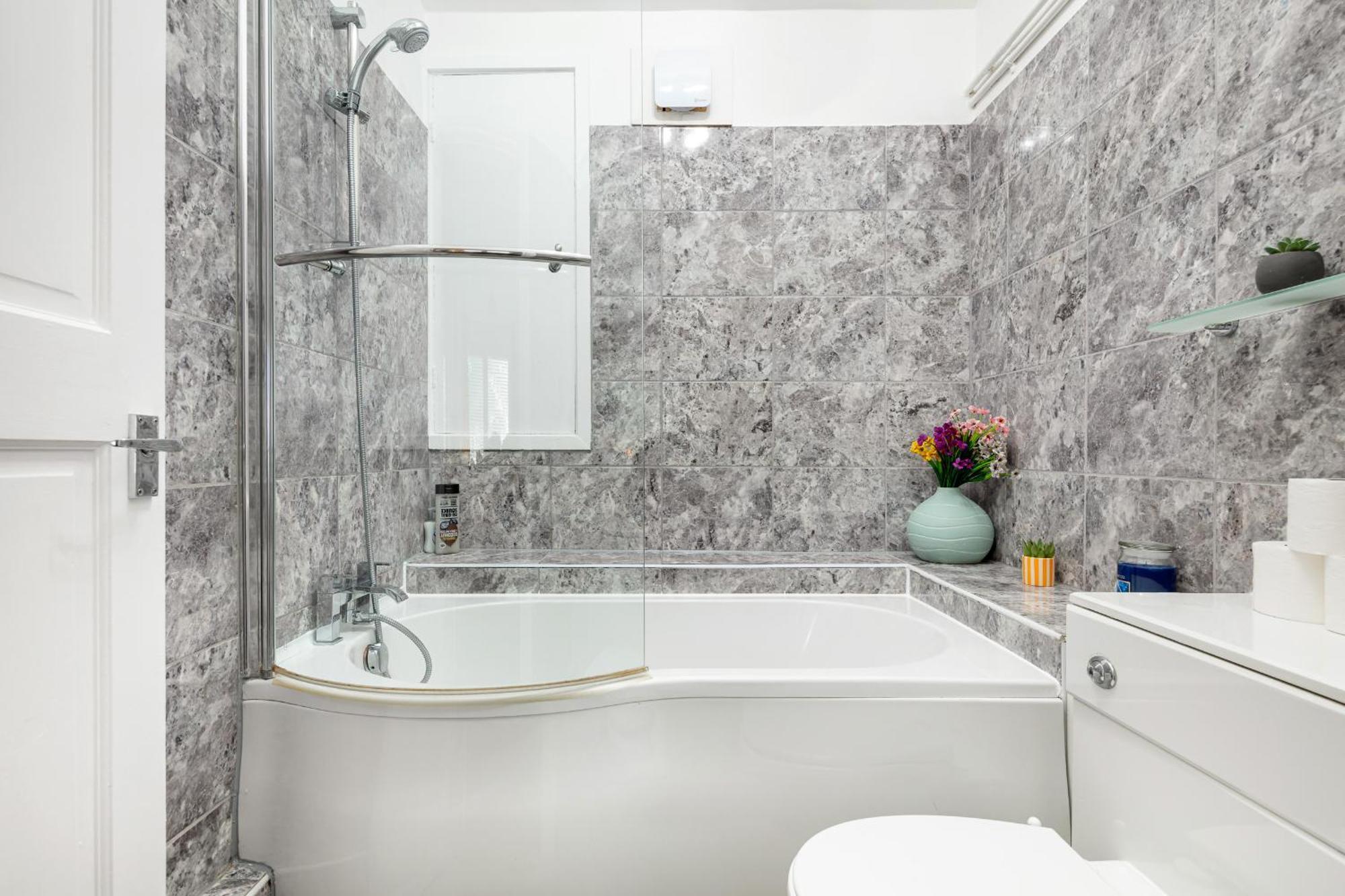 Apartment Perfect Location 2bed 2bath London