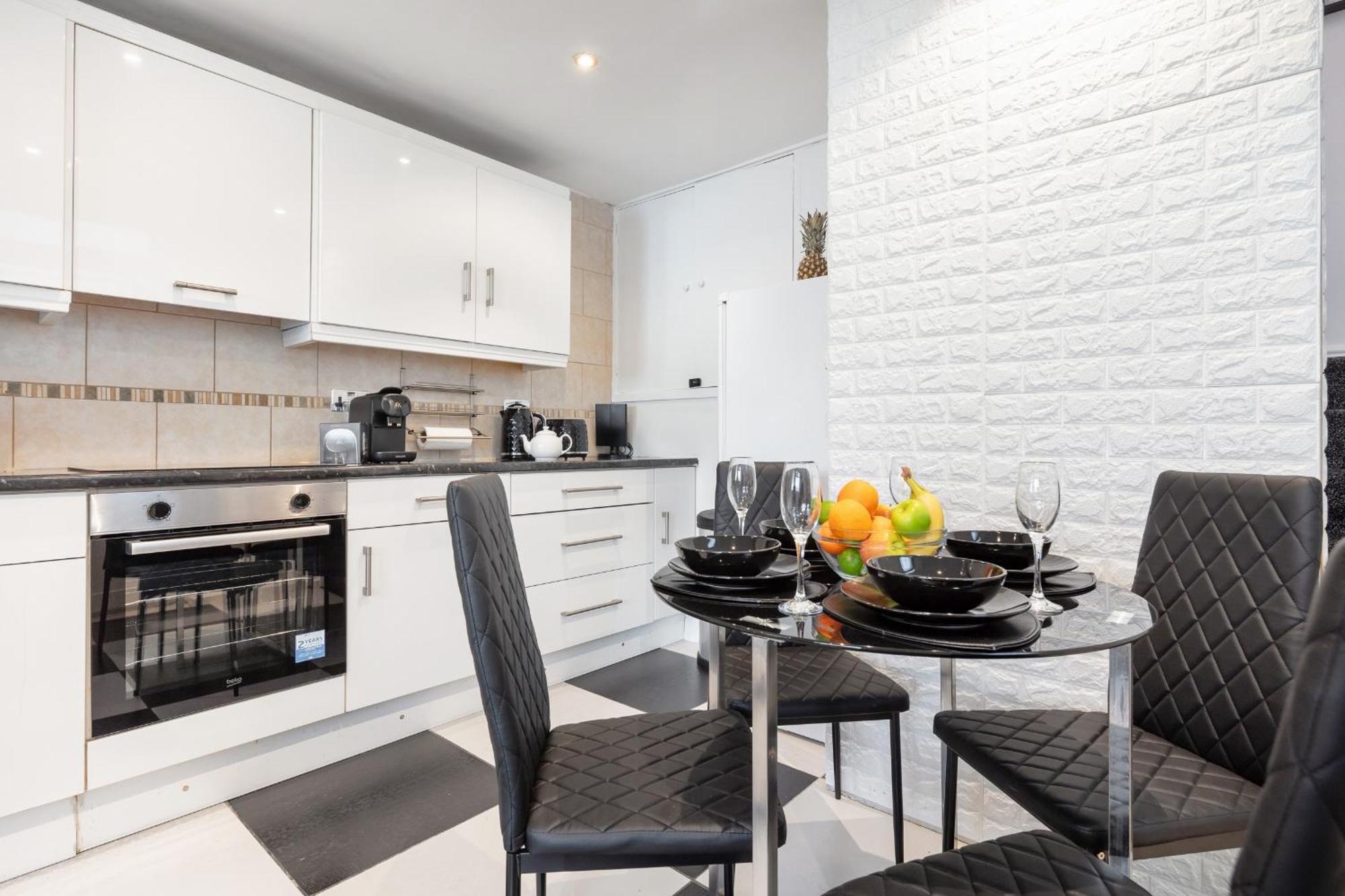Apartment Perfect Location 2bed 2bath *