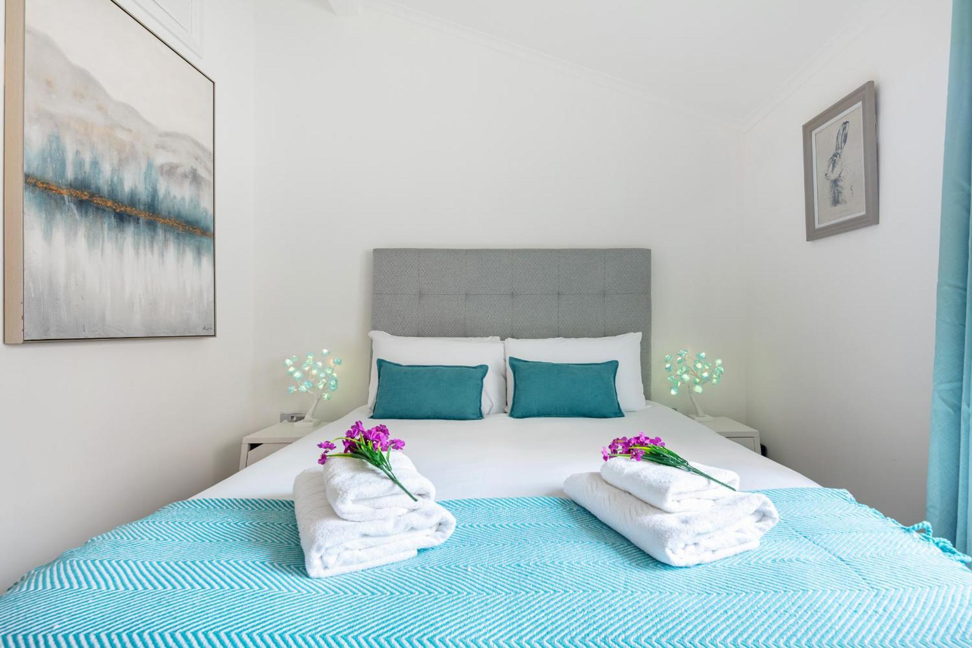 Apartment Perfect Location 2bed 2bath *
