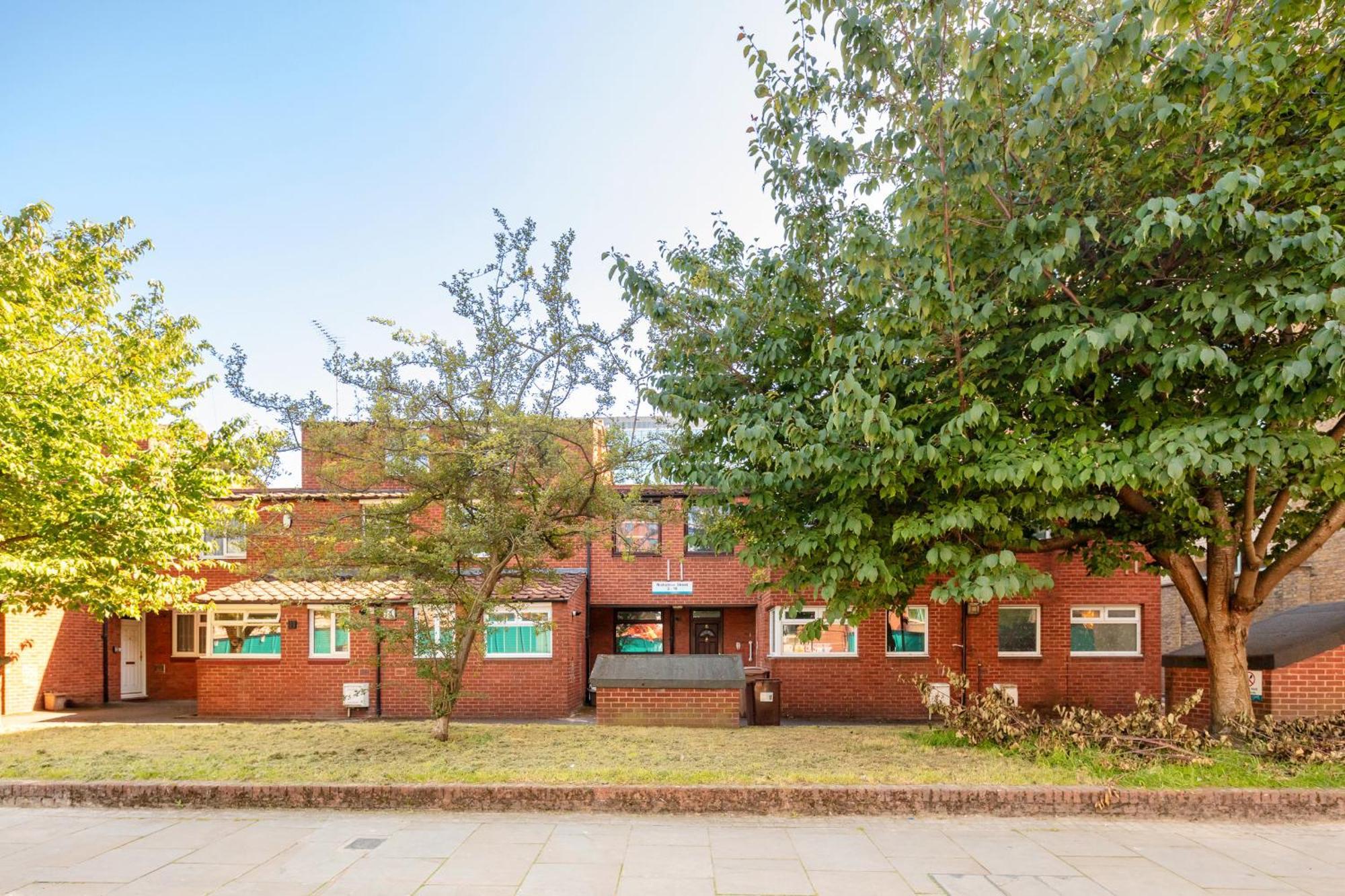 Perfect Location 2bed 2bath London