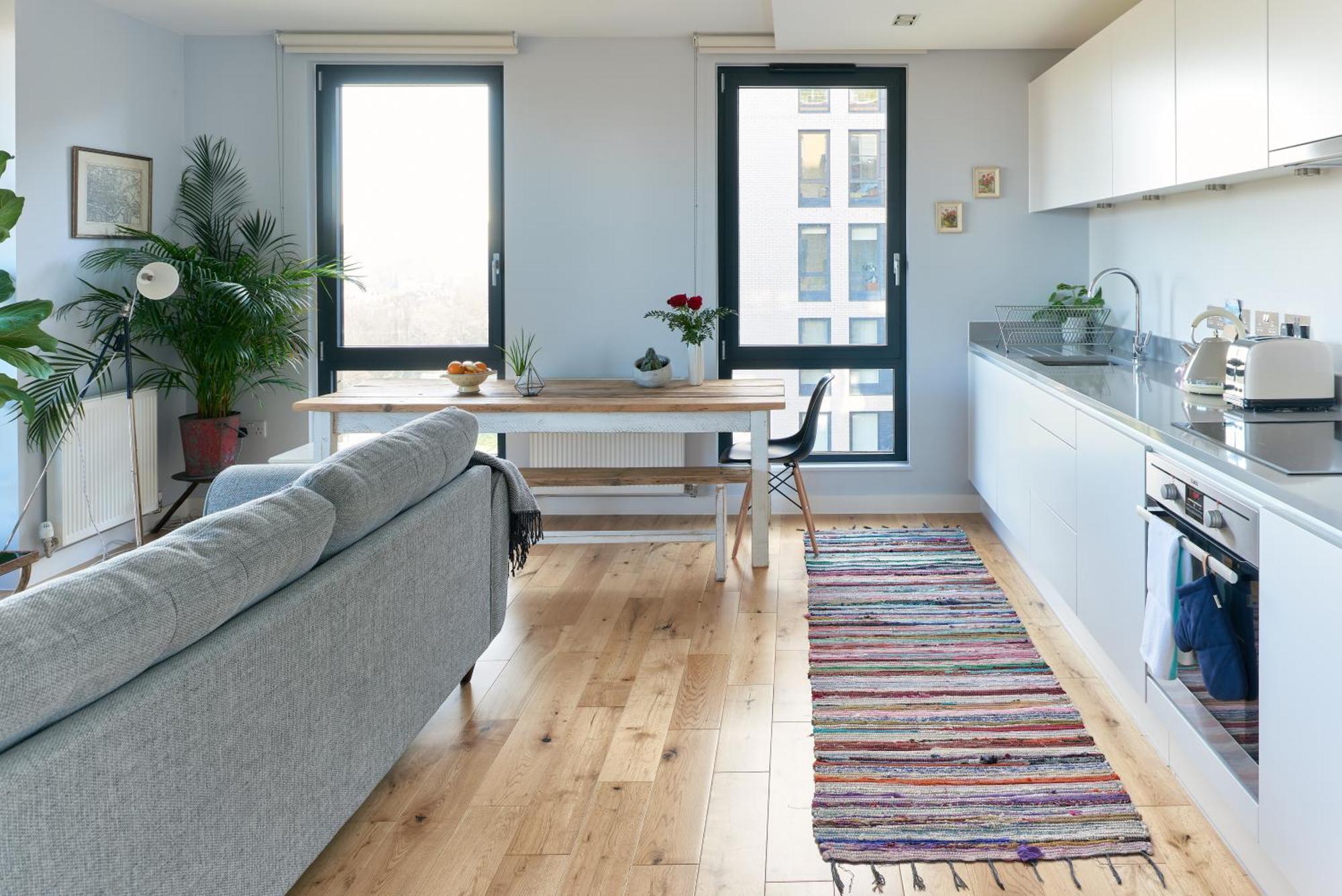 Beautiful 1 Bedroom With Balcony Near Mile End Appartement *
