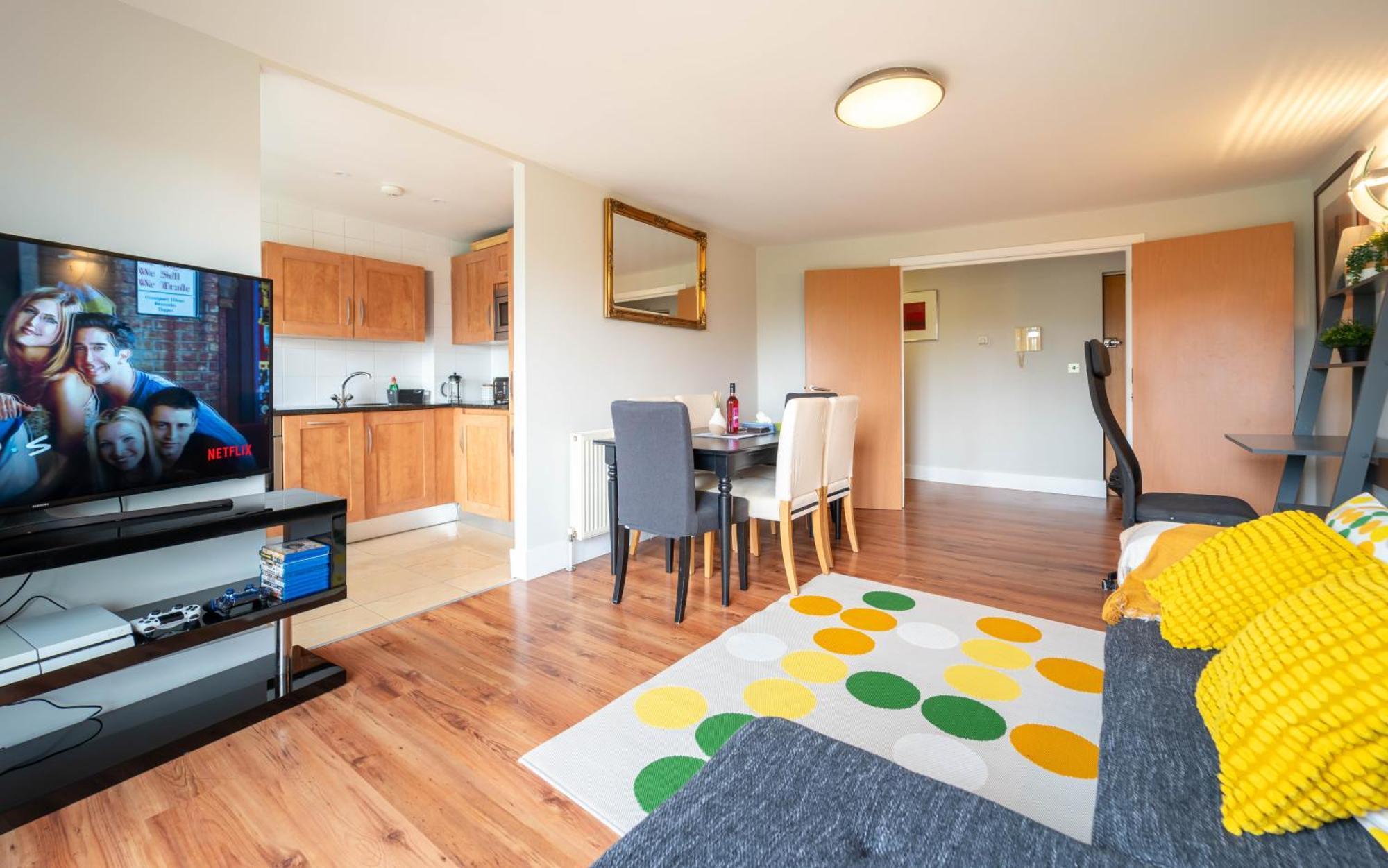 Luxury Docklands 2bed Apt- Close To Excel- Canary Wharf- Airport - 02 Arena- Free Parking- Ps 4 London