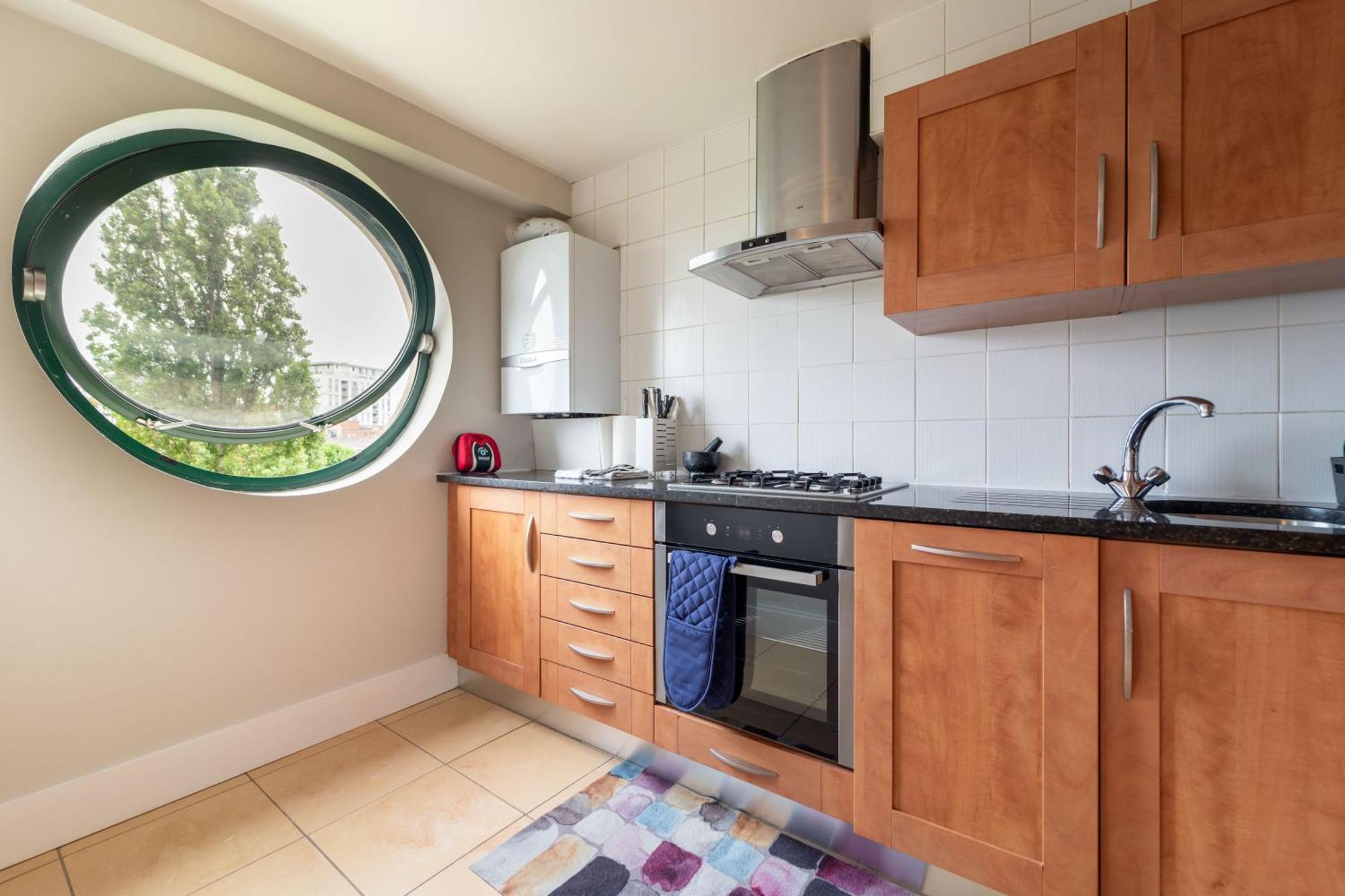 Apartment Luxury Docklands 2bed Apt- Close To Excel- Canary Wharf- Airport - 02 Arena- Free Parking- Ps 4