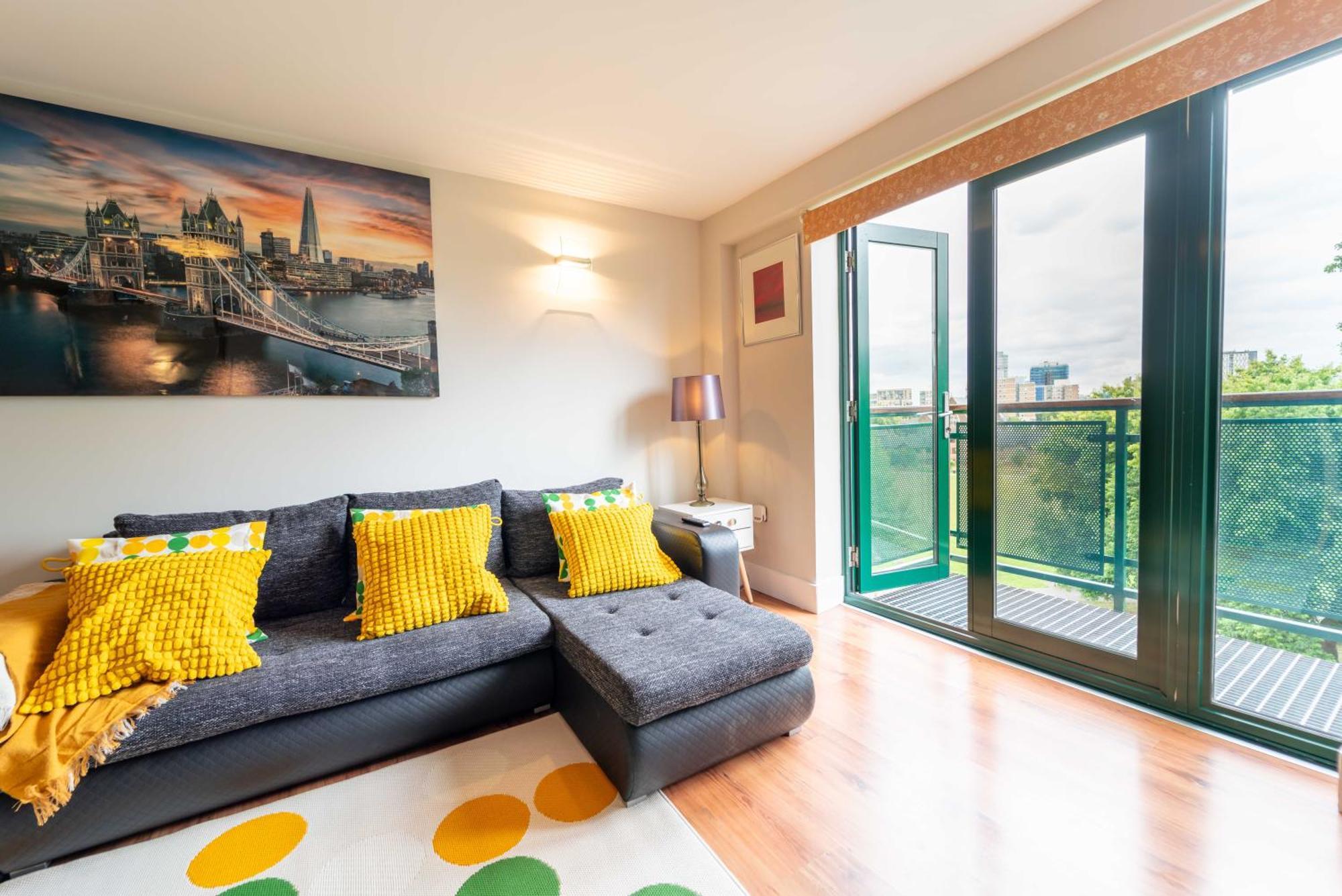 Luxury Docklands 2bed Apt- Close To Excel- Canary Wharf- Airport - 02 Arena- Free Parking- Ps 4