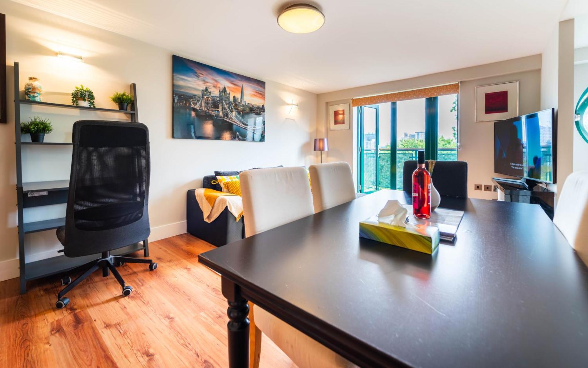 Luxury Docklands 2bed Apt- Close To Excel- Canary Wharf- Airport - 02 Arena- Free Parking- Ps 4 Apartment London
