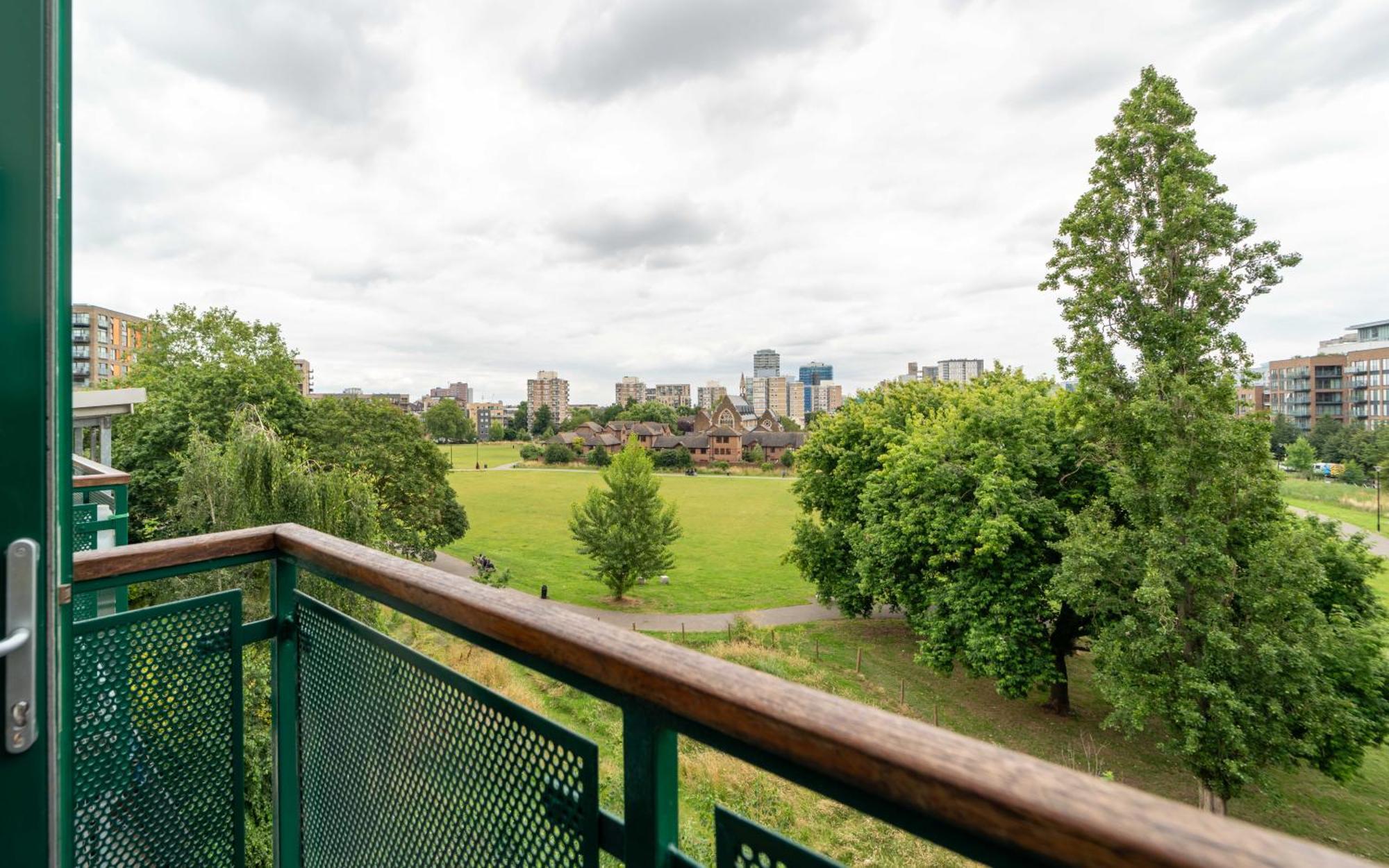 Apartment Luxury Docklands 2bed Apt- Close To Excel- Canary Wharf- Airport - 02 Arena- Free Parking- Ps 4