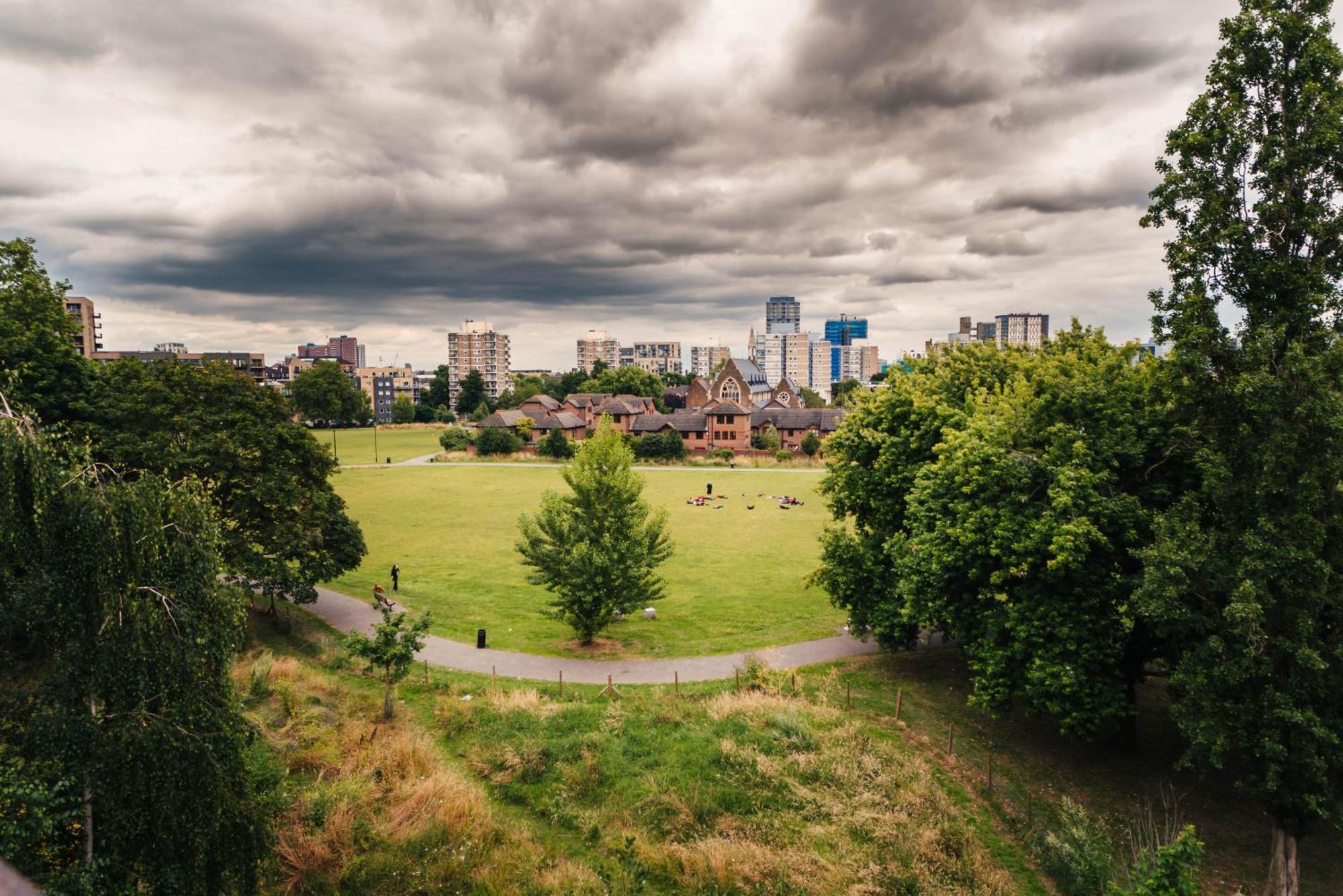 Apartment Luxury Docklands 2bed Apt- Close To Excel- Canary Wharf- Airport - 02 Arena- Free Parking- Ps 4 *