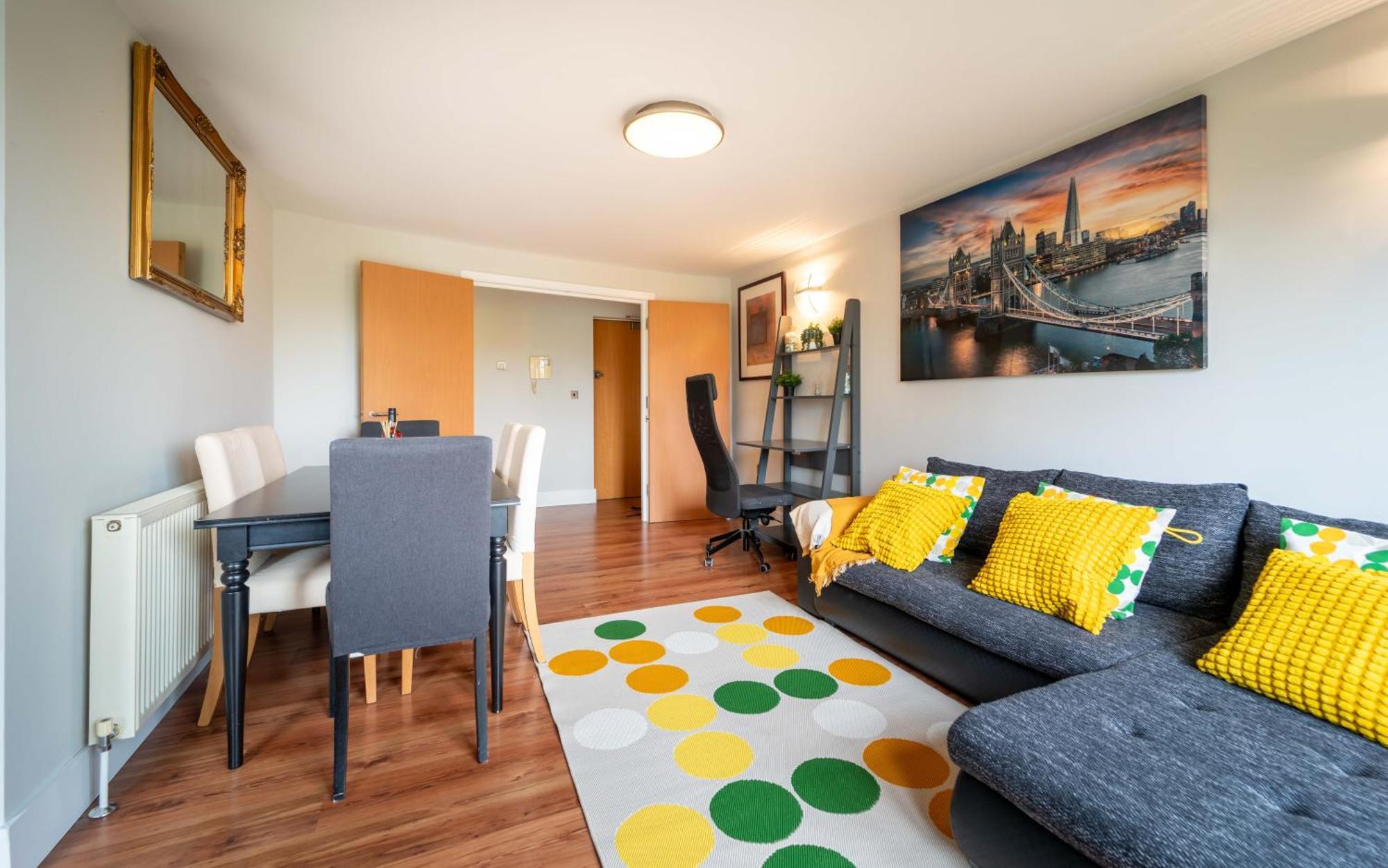 Luxury Docklands 2bed Apt- Close To Excel- Canary Wharf- Airport - 02 Arena- Free Parking- Ps 4 Apartment London