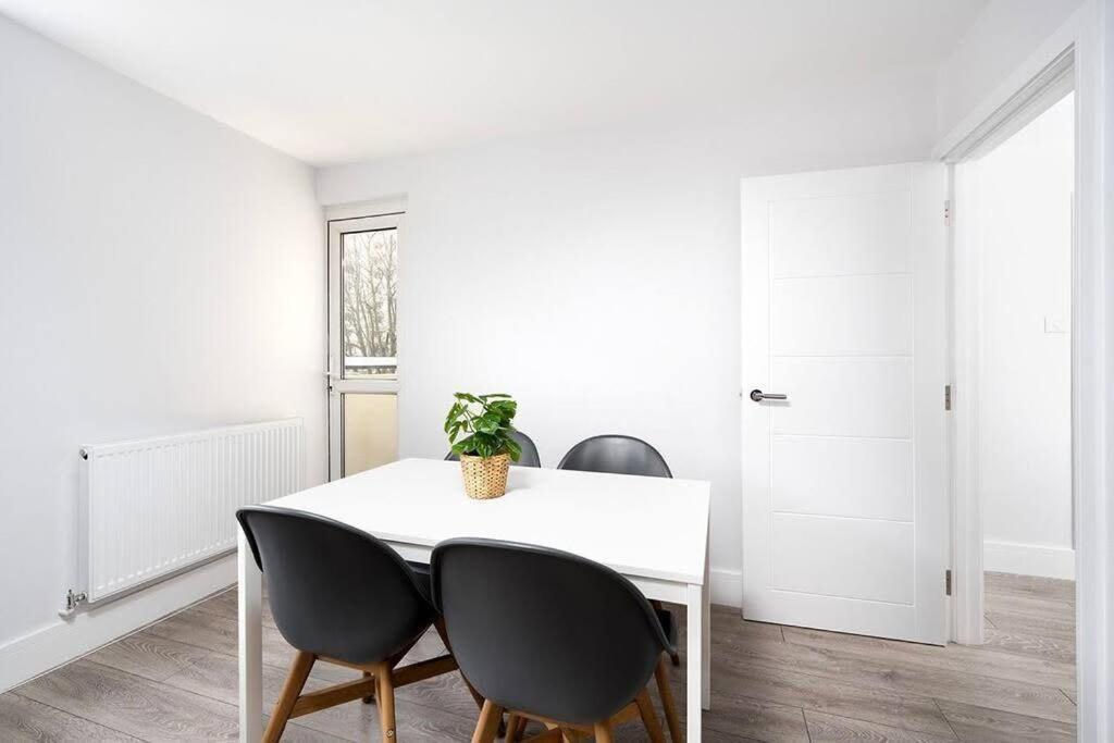 Apartment Charming In The Pleydell Estate London