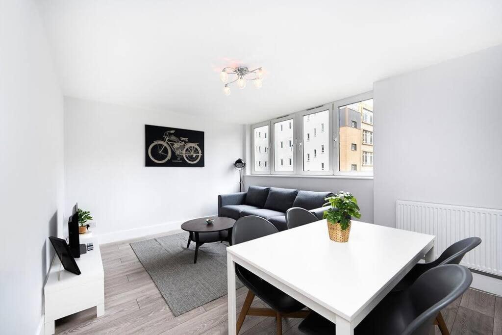 Apartment Charming In The Pleydell Estate