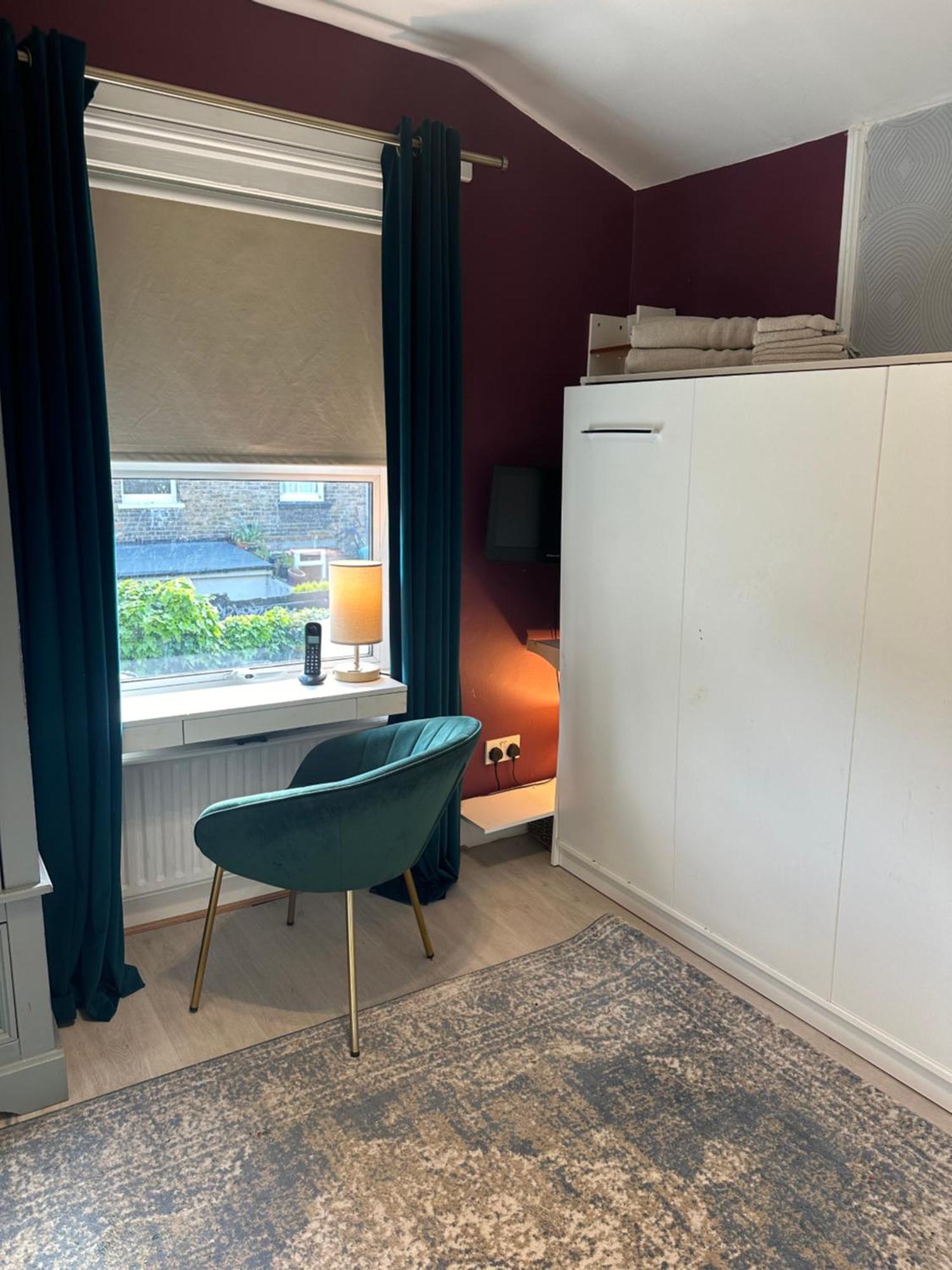 Homestay My Sky Secret Garden 1 Bedroom London