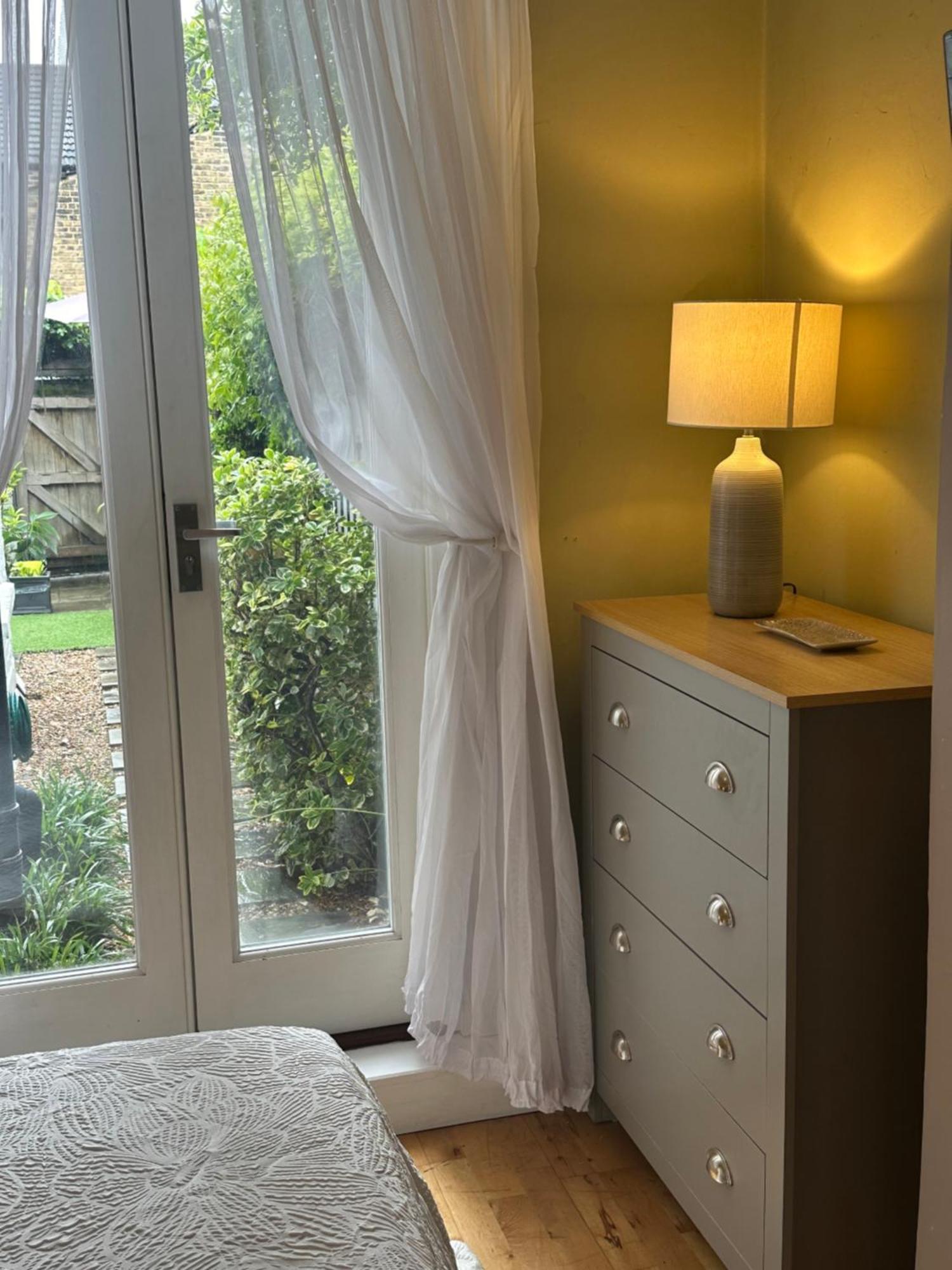Homestay My Sky Secret Garden 1 Bedroom London