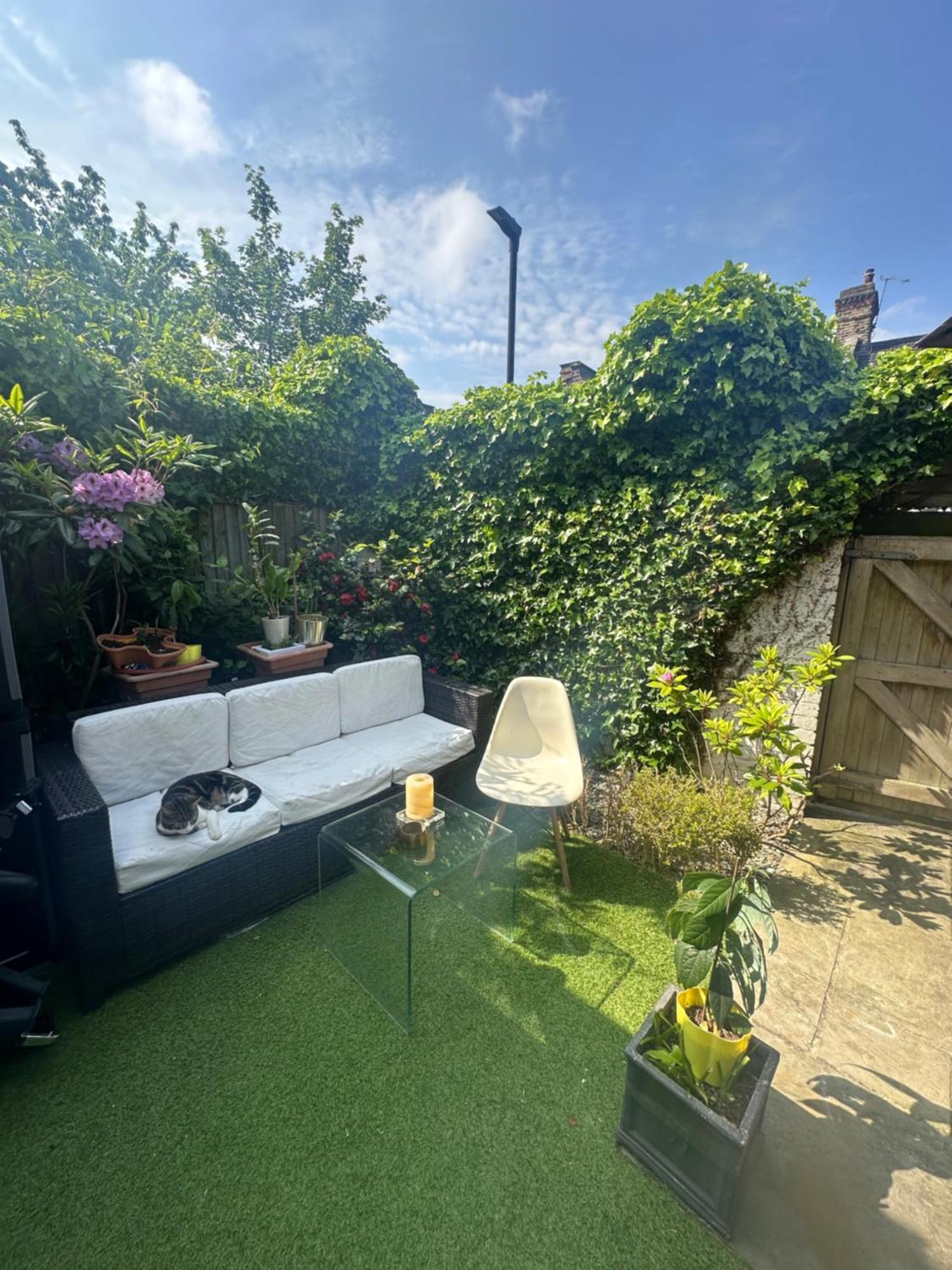 My Sky Secret Garden 1 Bedroom Homestay London